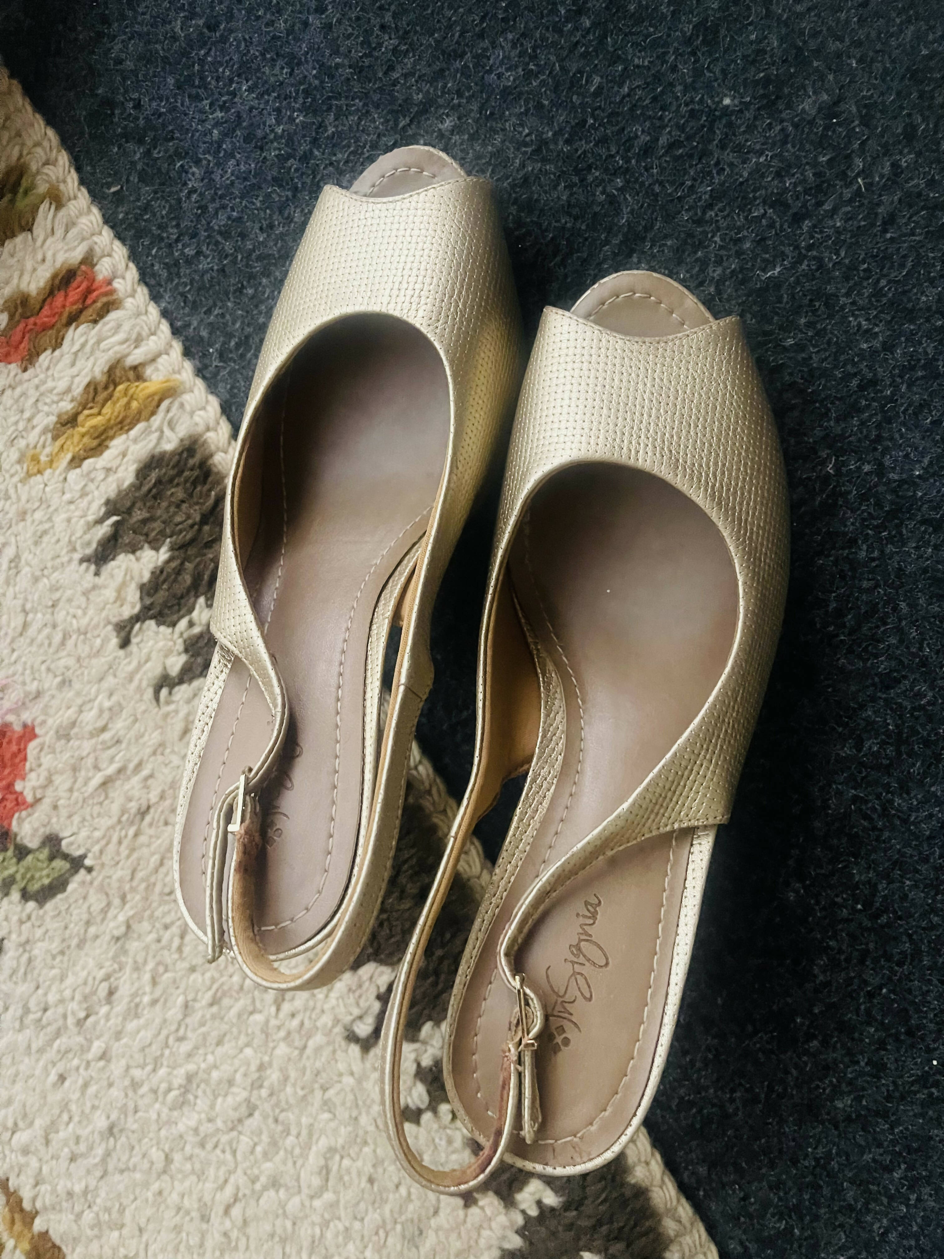 Insignia | High Heels (Size: EUR 40)| Women Shoes | Worn Once