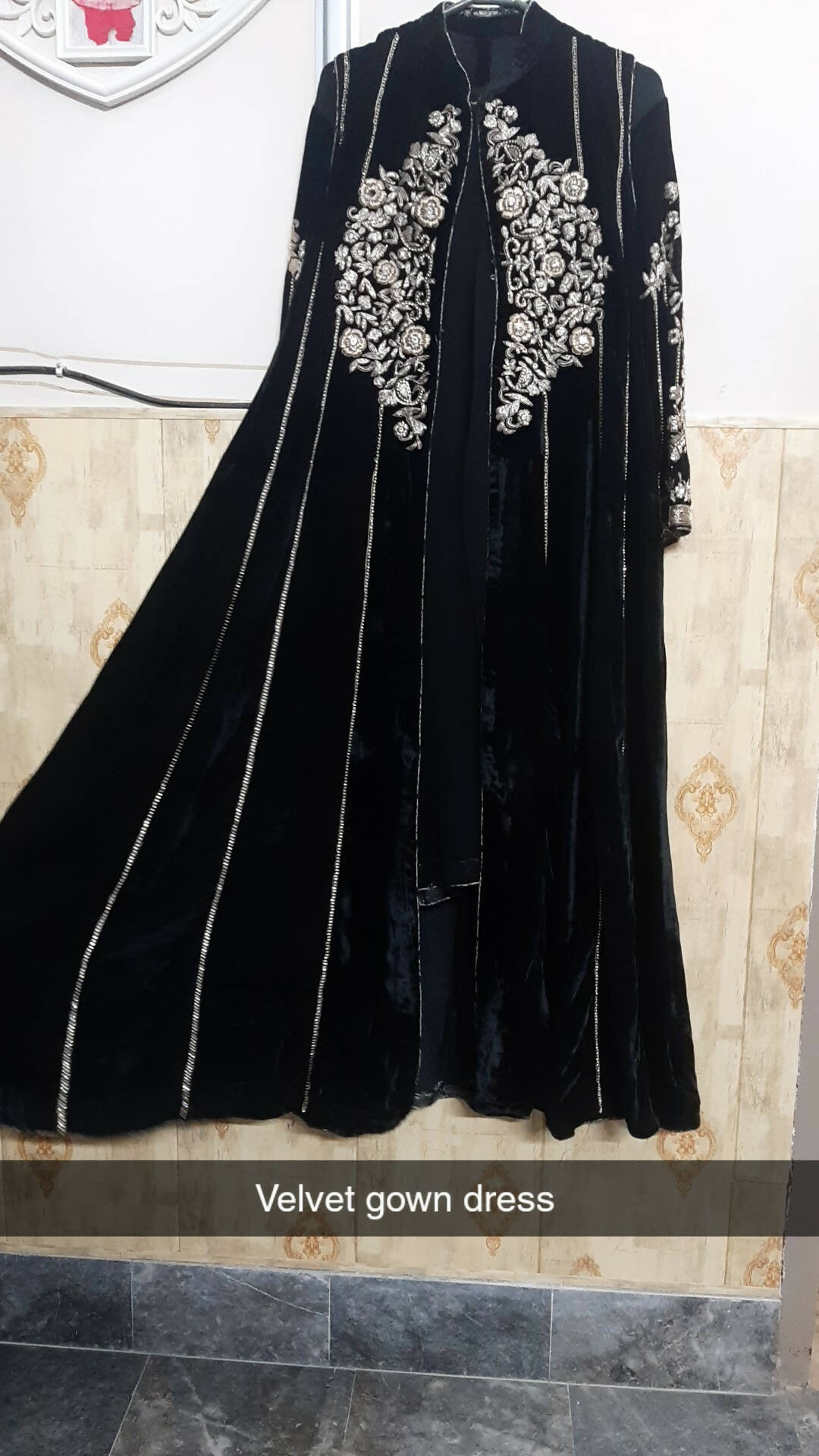 Beautiful 3 Pc Gown Suit | Women Formals | Medium | Preloved