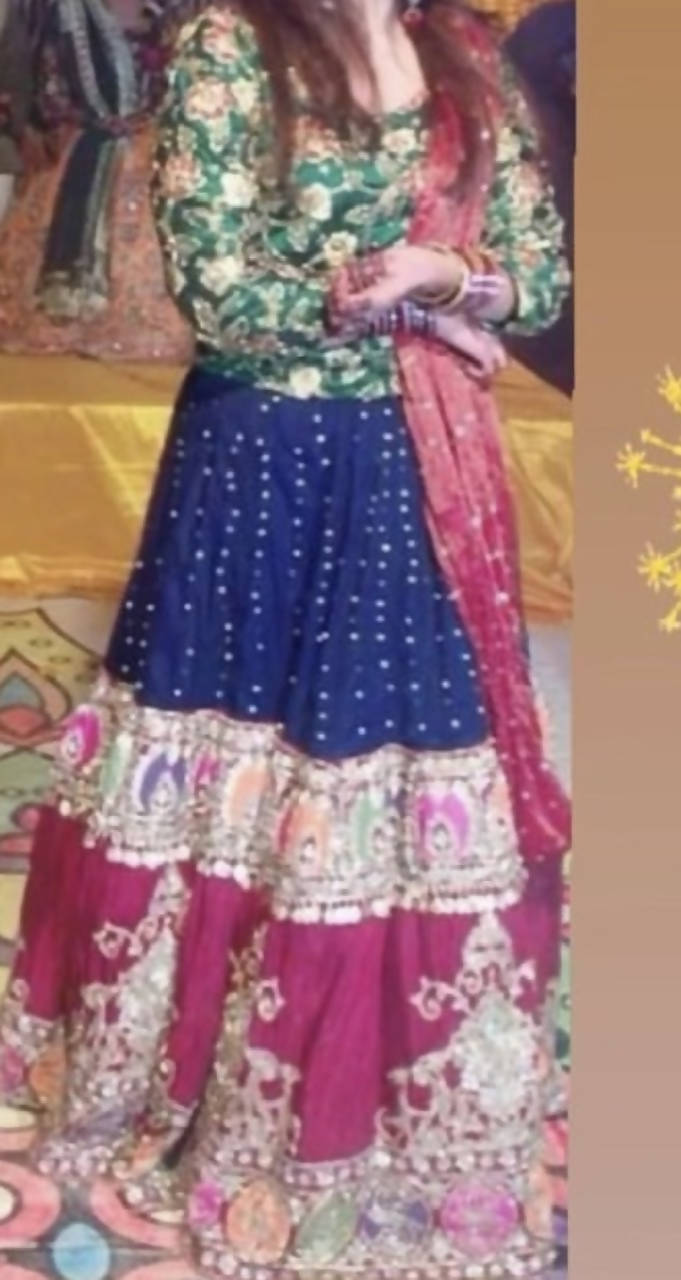 Mehndi Lehnga Bridals Worn once Bechlo.pk