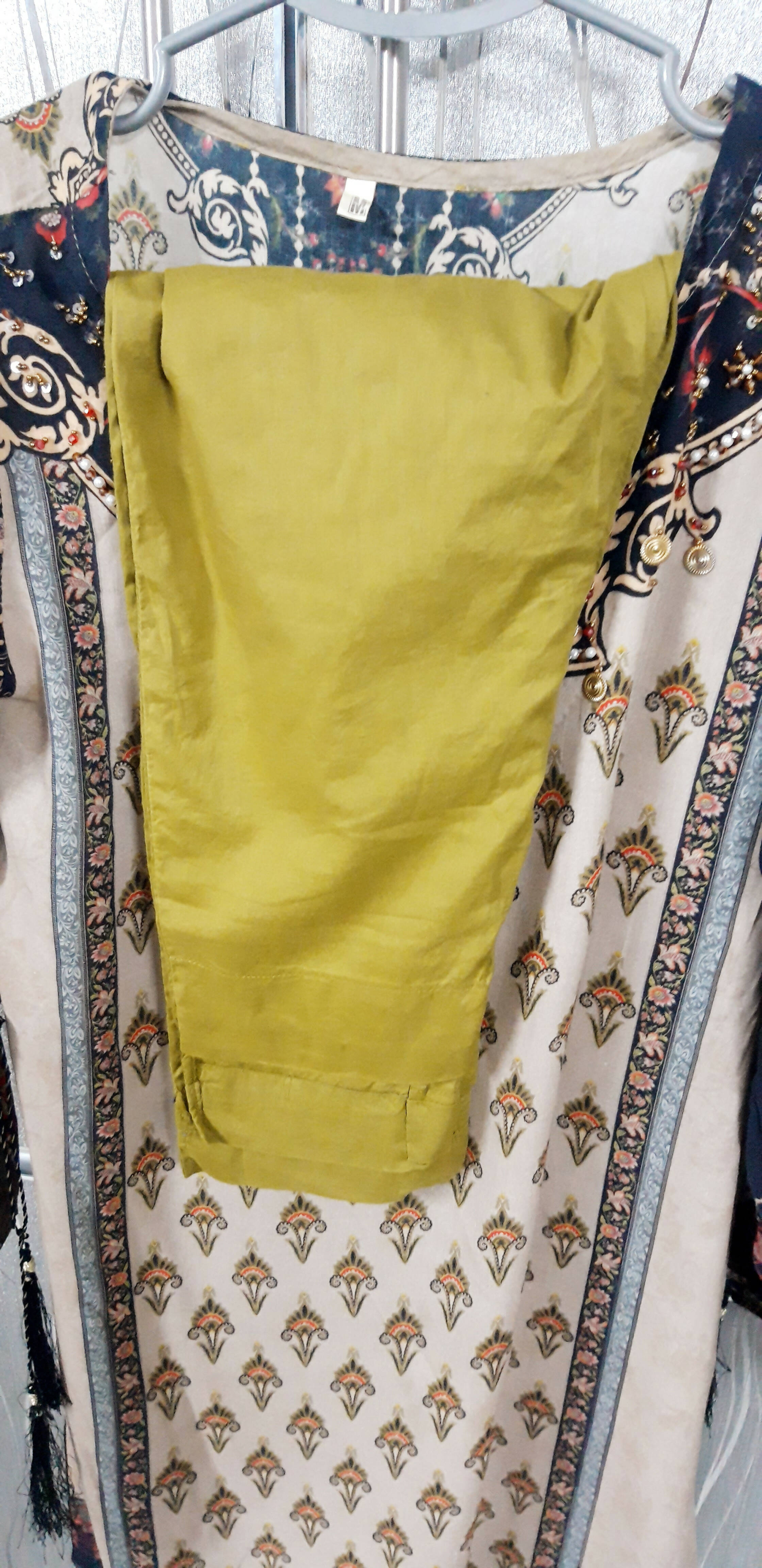 Printed 2 Pc Viscos Lawn Suit | Women Locally Made Kurta | Medium | Preloved