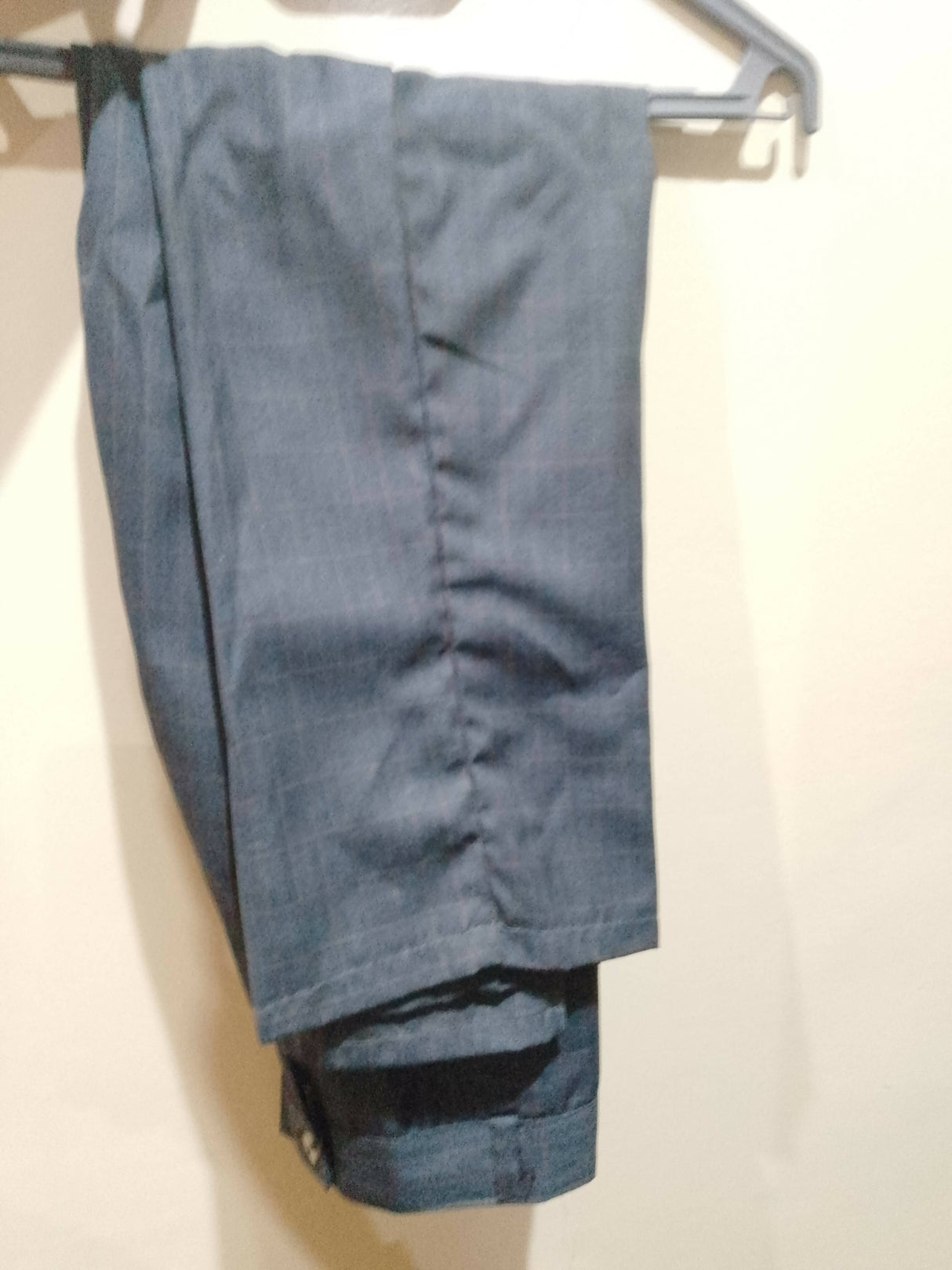 4 پیس لڑکوں کی پینٹ کوٹ شرٹ اور سلک ٹائی کے ساتھ واسکٹ (سائز: S ) | لڑکے نیچے اور پتلون | ٹاپس اور شرٹ | ایک بار پہنا۔