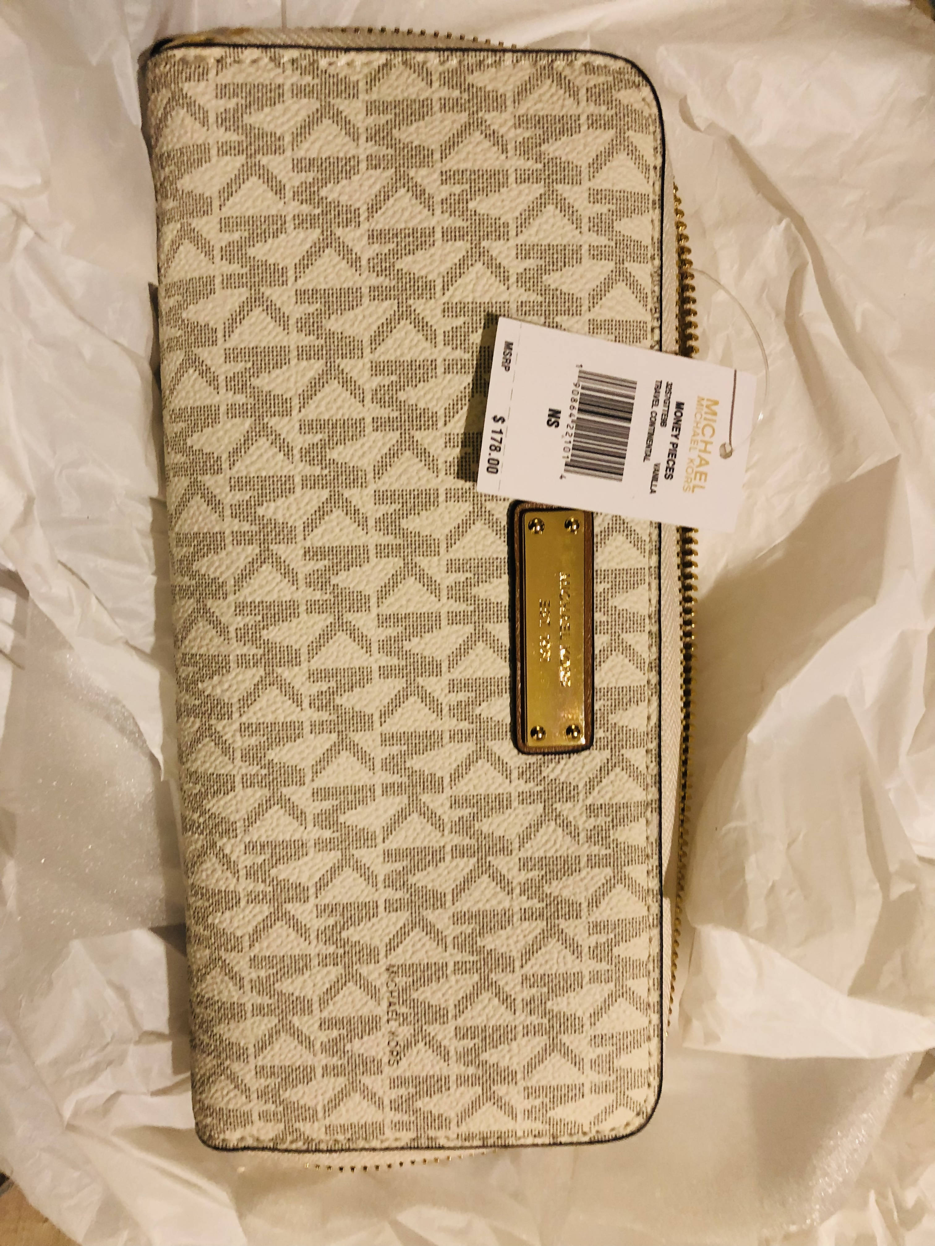 Michael Kors | Beige continental wallet | Women Bags | Brand New