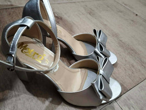 Metro | Silver Heels | Woman Shoes | Size 7 | Worn Once