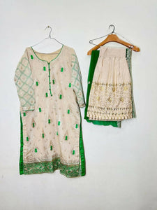 Green Party wear Suit | Women Locally Made Formals | Medium | Preloved