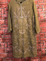 3 پیس سلے ہوئے سوٹ (سائز: M ) | خواتین رسمی | ایک بار پہنا۔