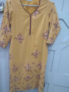 Beautiful Shirt & Trouser | Women Kurtas & Shalwar Kameez | Medium | New