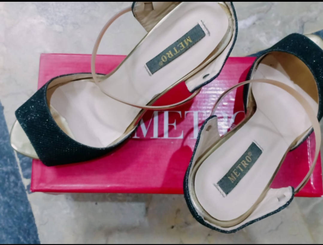 Metro heels for sell and good condition - Women - 1760580058