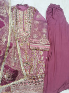 Fancy embroidered suit | Women Locally Made Formals | Medium | Preloved