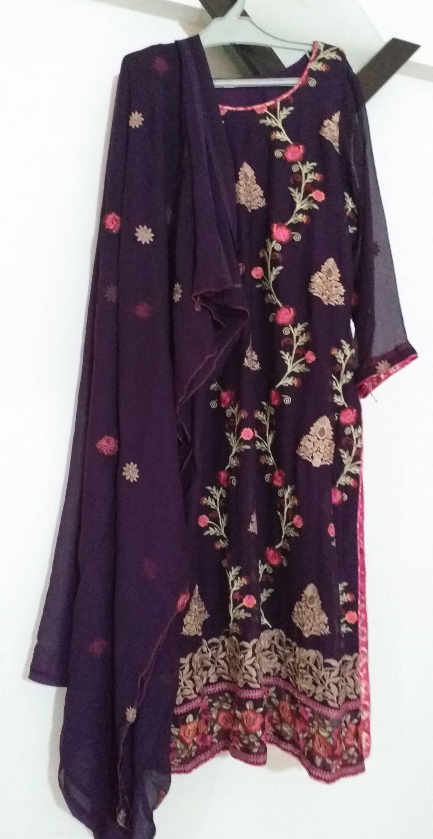 Beautiful purple georgette Kurta plus dupatta | Women Locally Made Formals | Preloved