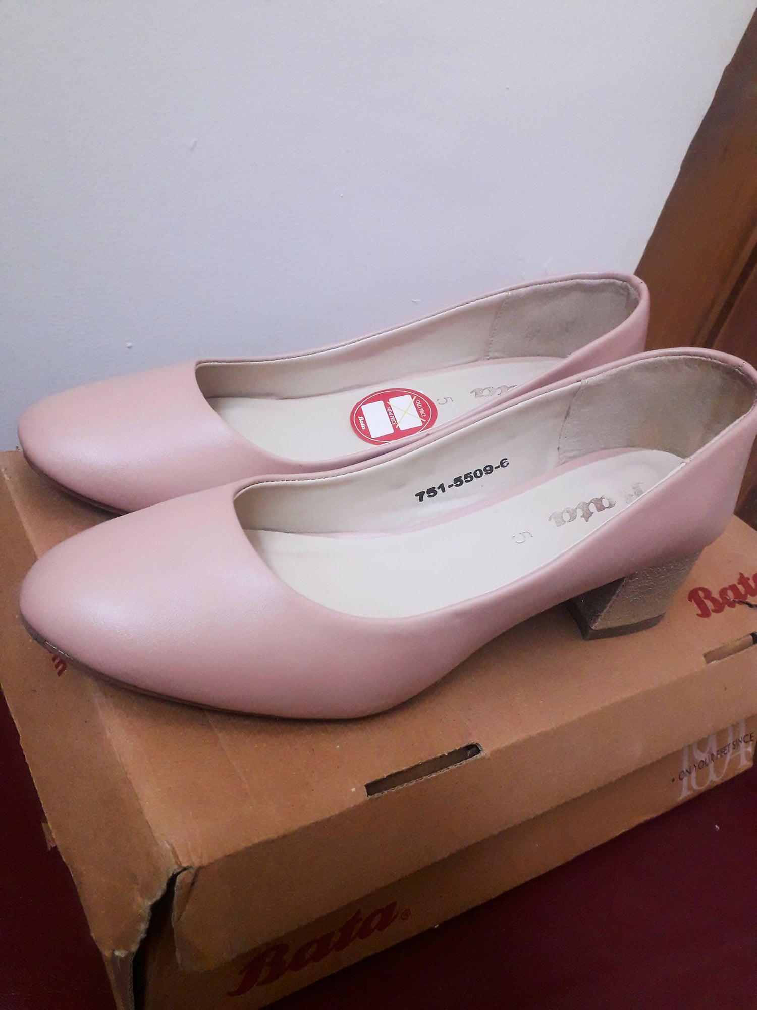 Bata Women Shoes Heels Size New –