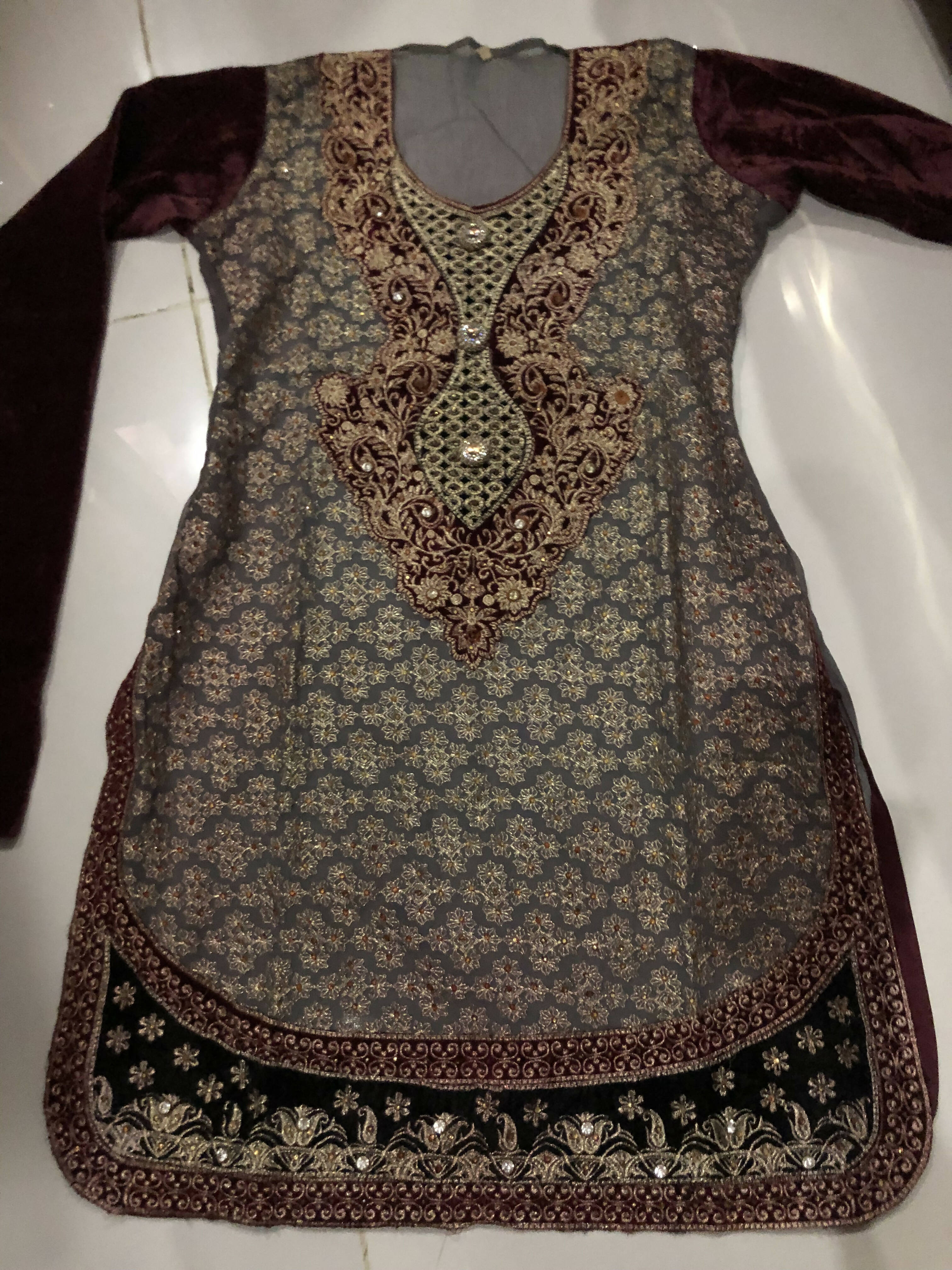 Patel Brothers Embroidered Lehenga (Size: M )| Women Formals | Preloved