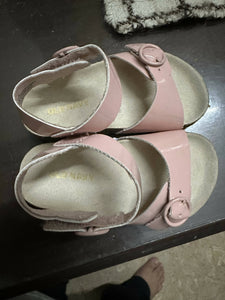 Old Navy | Girls Shoes | Size 5 | Worn Once