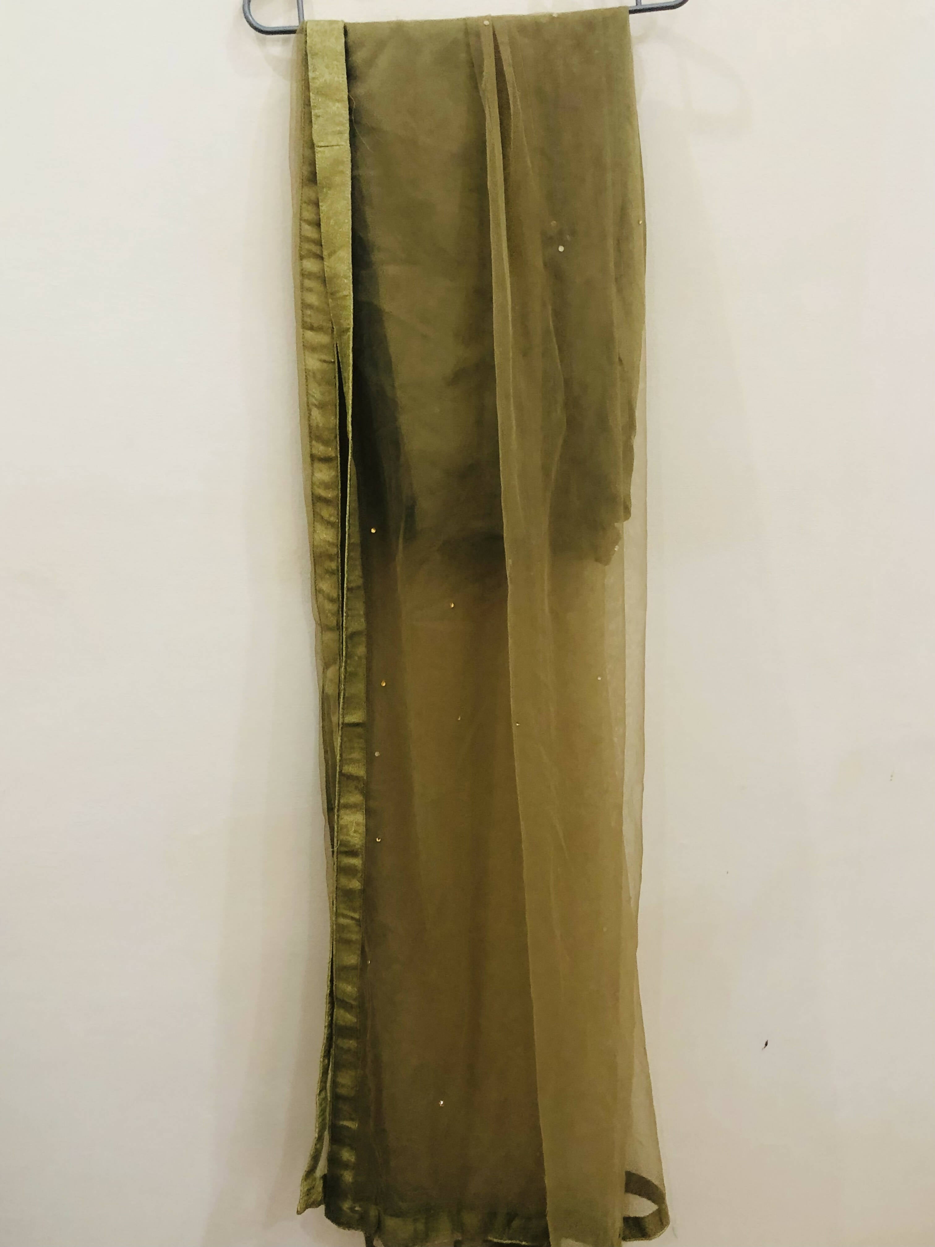 Net embroided Suit | Women Locally Made Formals | Medium | Preloved