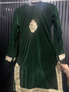 2 Pc Velvet green kurta and Flapper (size: M) | Women Formals | Worn Once