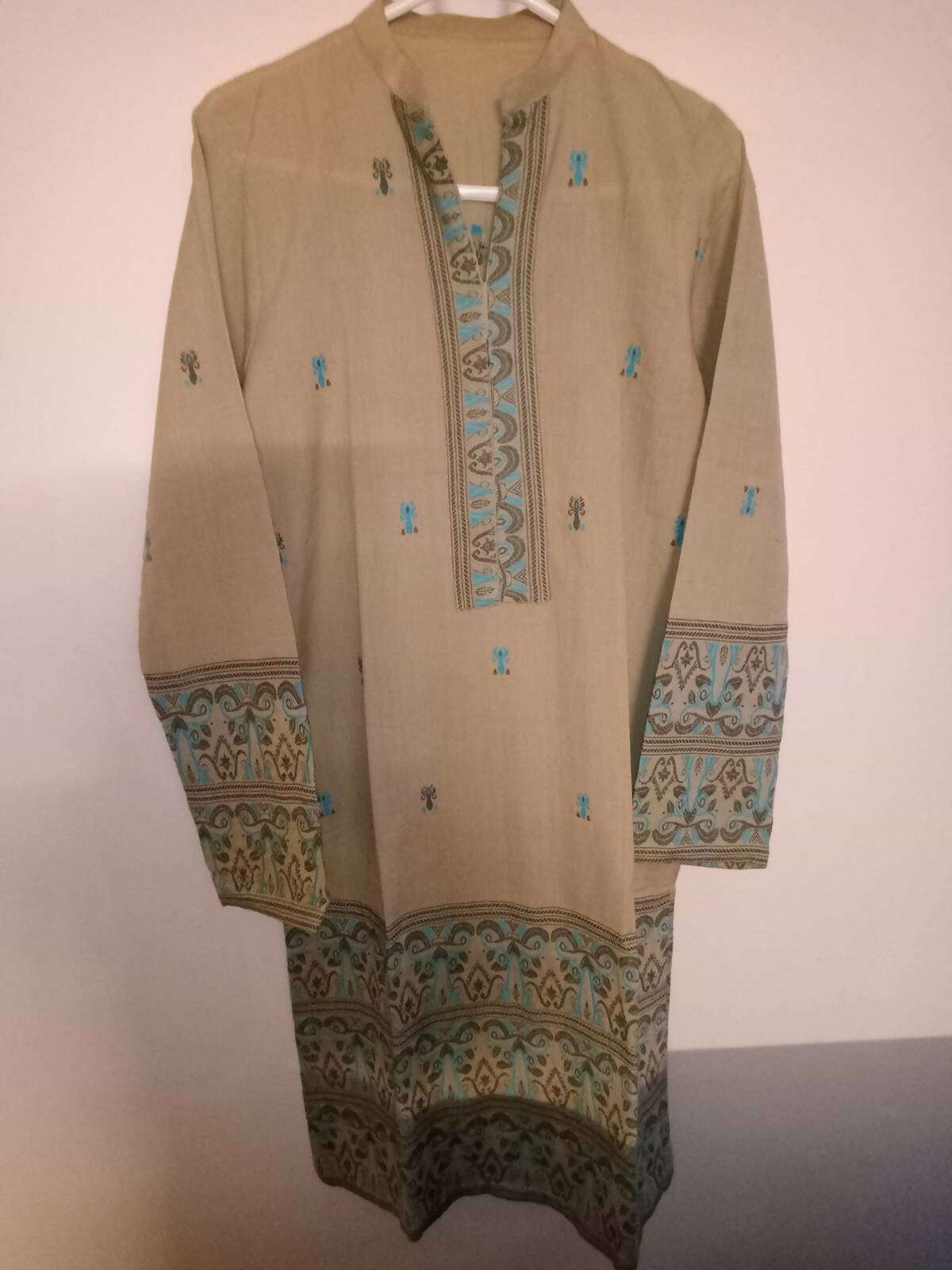 Light brown Jacquard Kurta | Women Kurtas & Shalwar Kameez | X Small | New