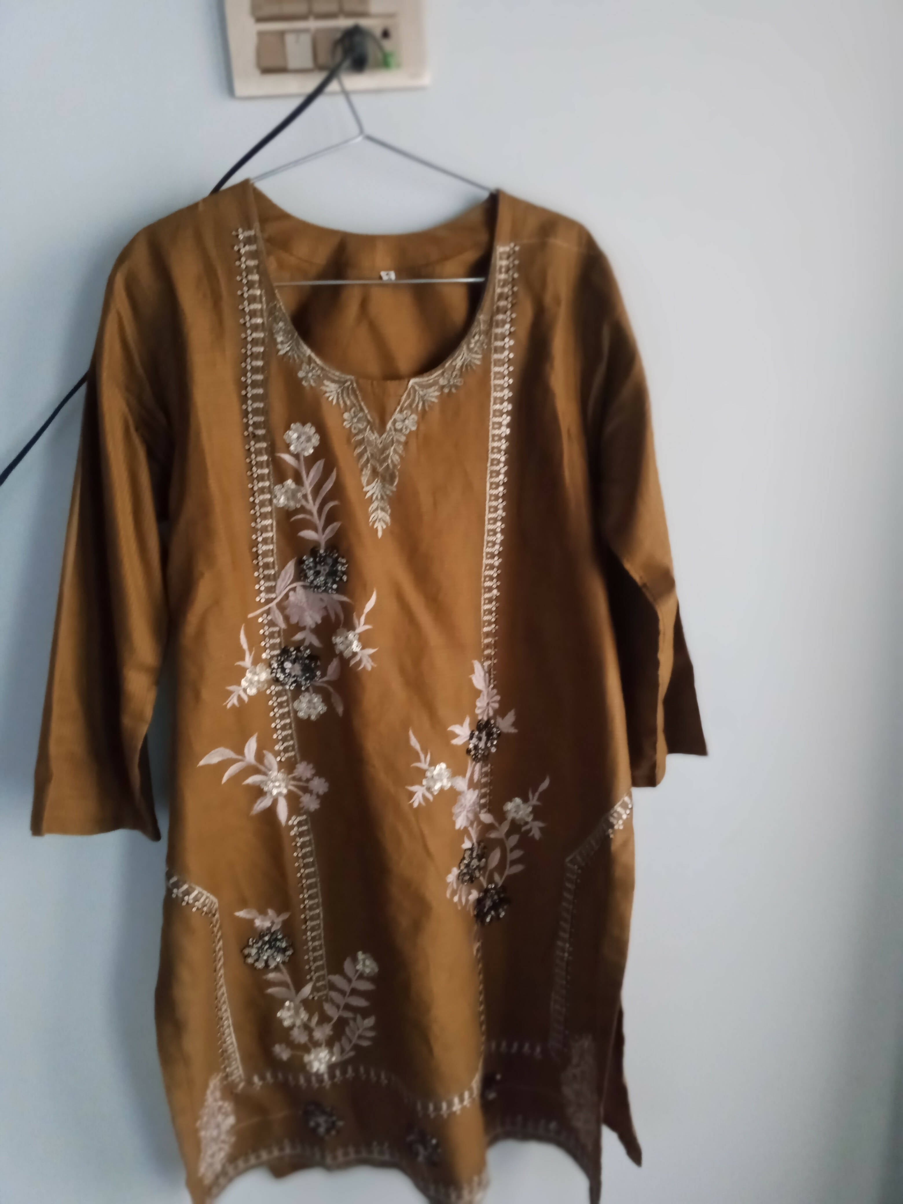 Brown Sitara & Embroidered Kurta | Women Locally Made Kurta | Medium | New