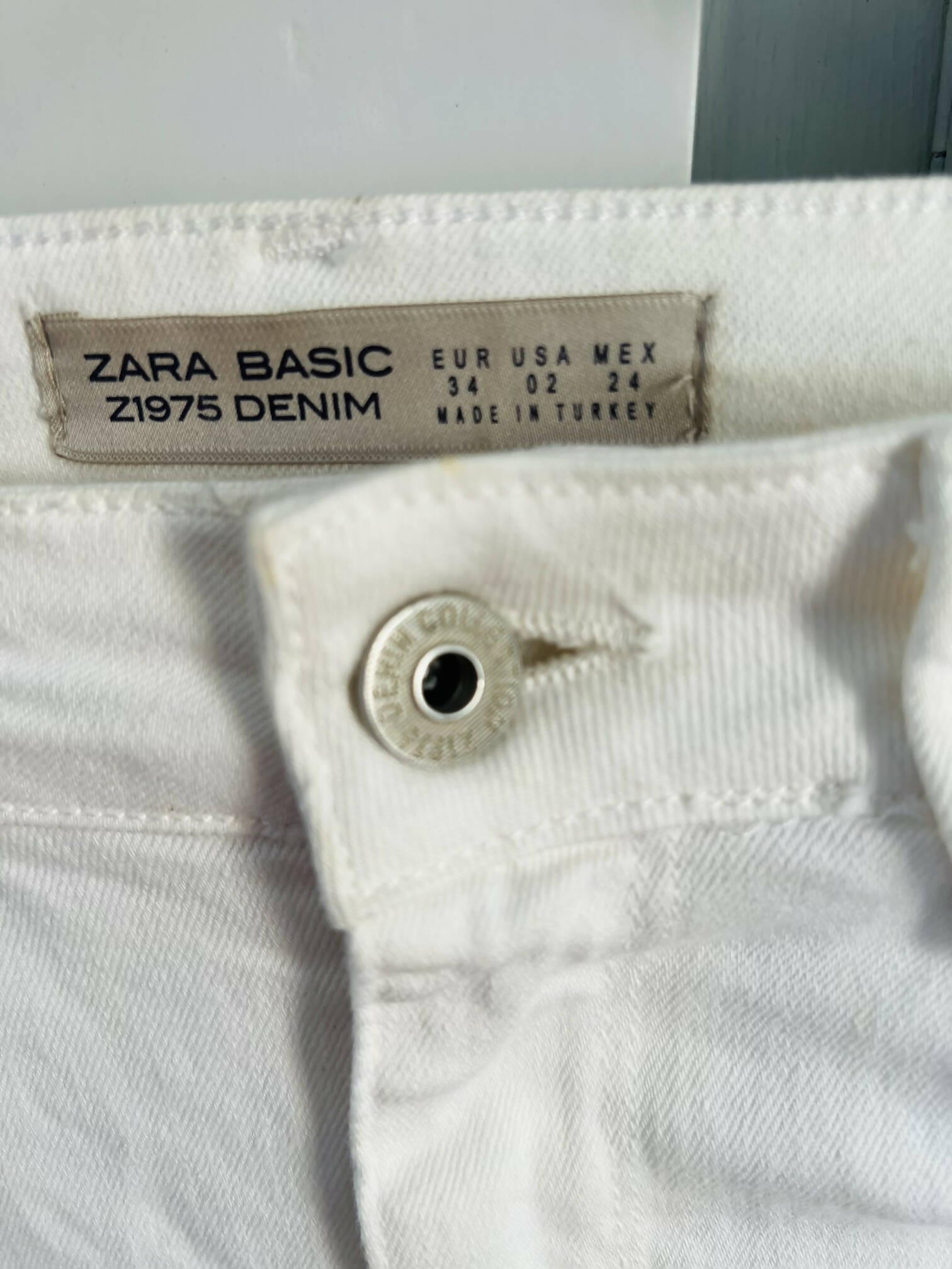 Zara Basic | White Denim (Size EUR 34) | Women Bottoms & Pants | Brand New