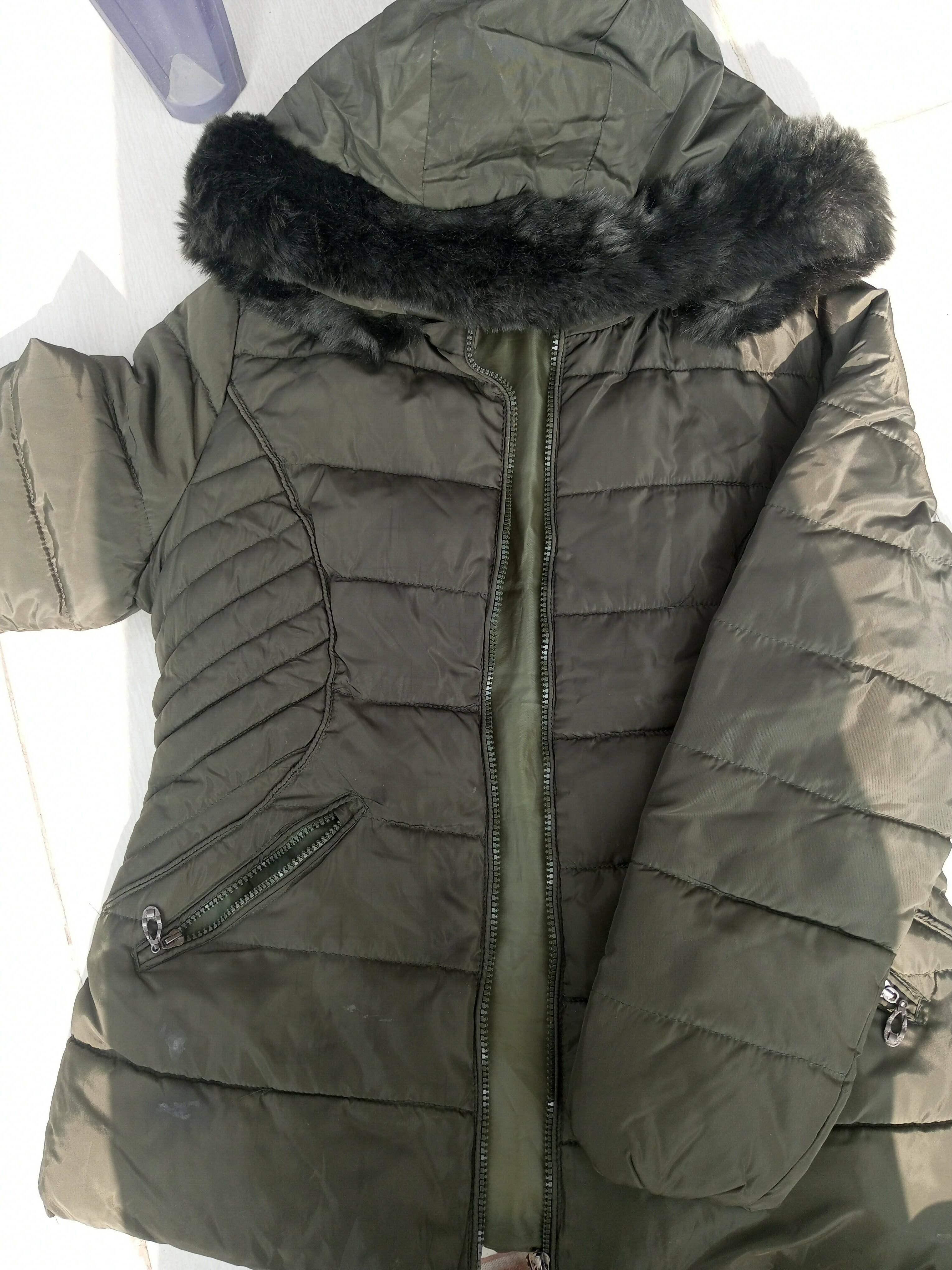 Olive green puffer jacket (Size: S ) | Women Sweaters & Jackets | Preloved