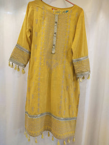 Zeen | Women Branded Kurta | Yellow lawn 3 PC Suit | Small | Preloved