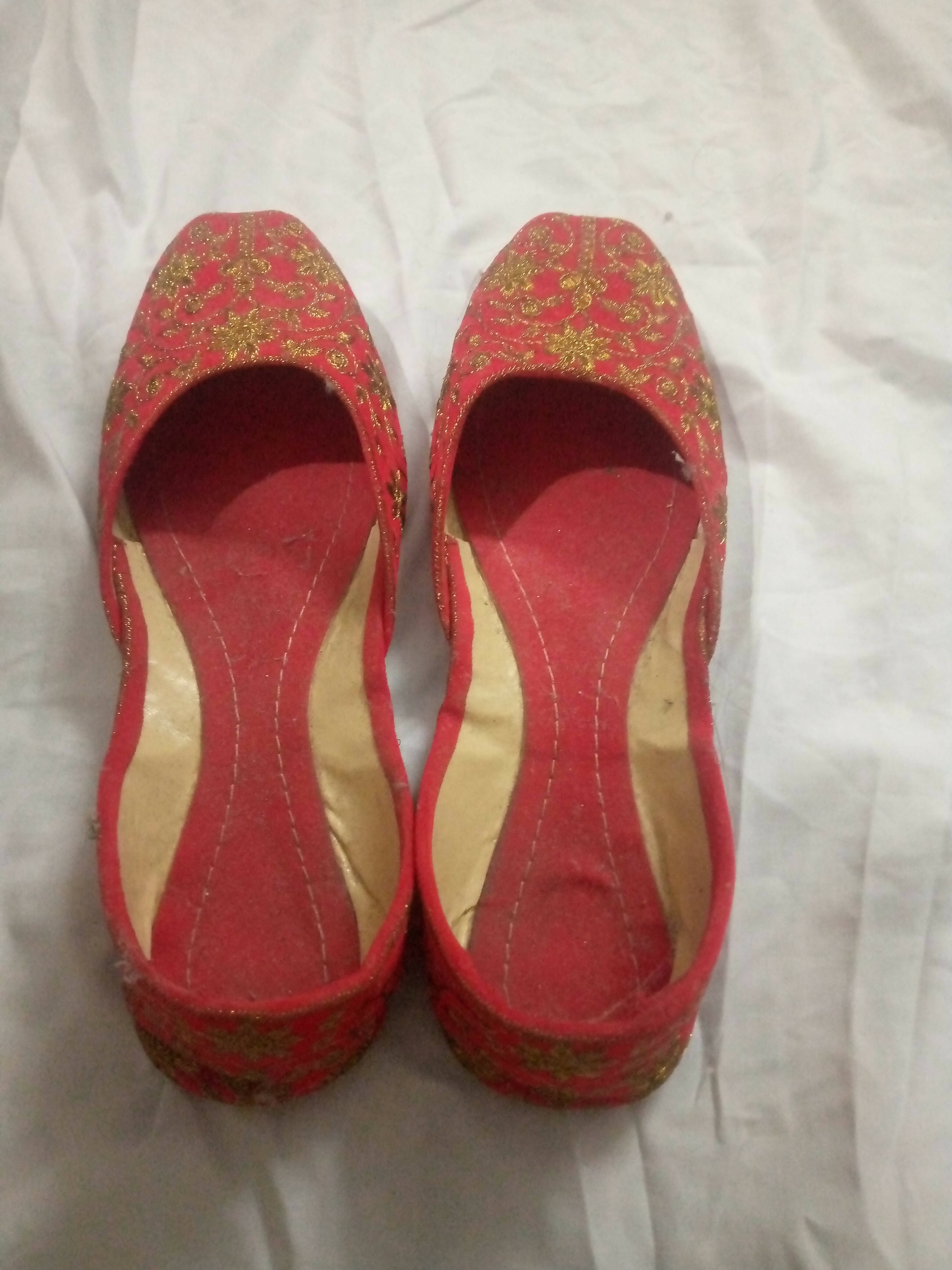 Red velvet woman khusa (Size: 39 ) | Women Shoes | Preloved