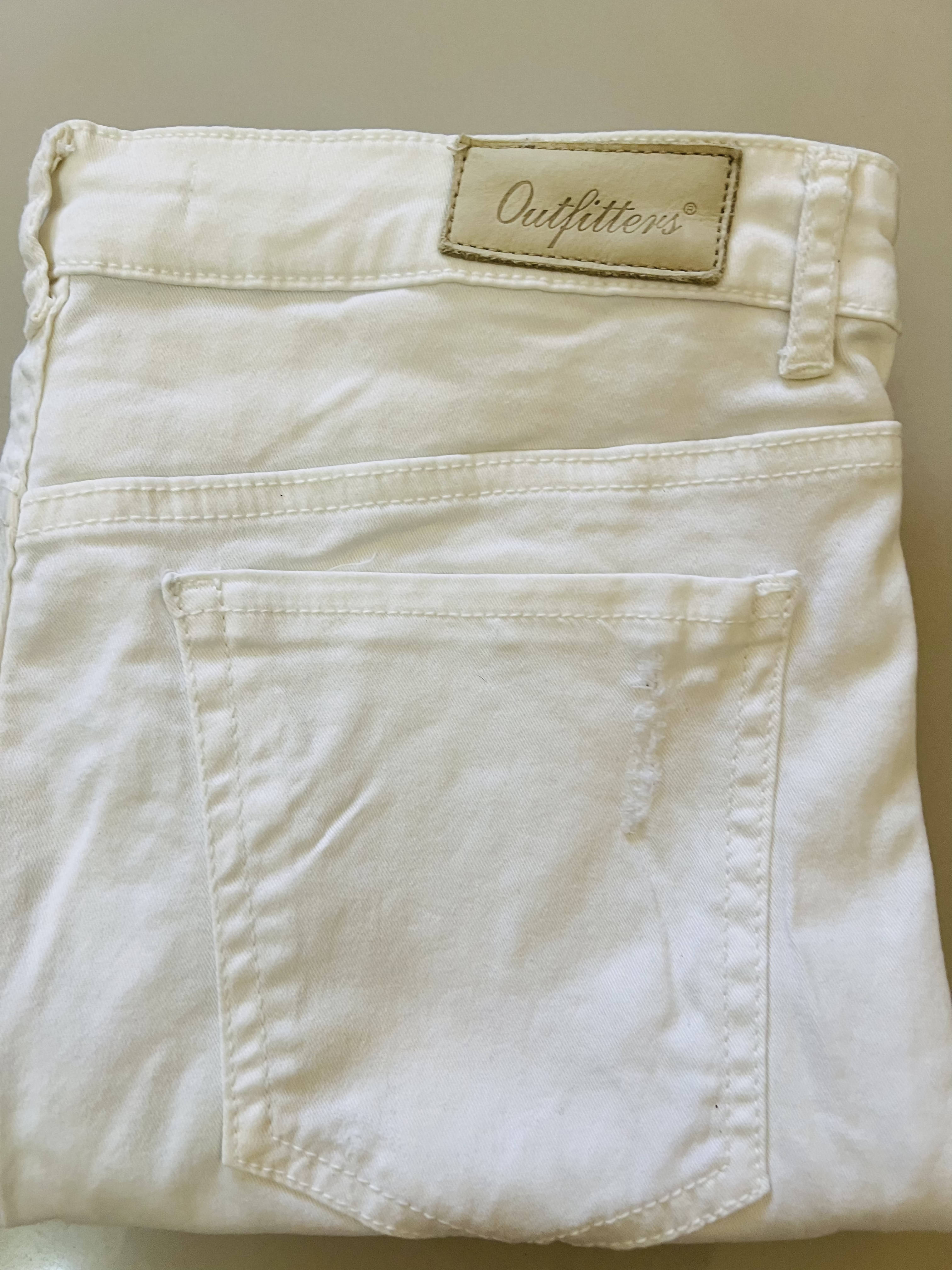 Outfitters | White women Cropped jeans | Women Bottoms & Pants | Preloved