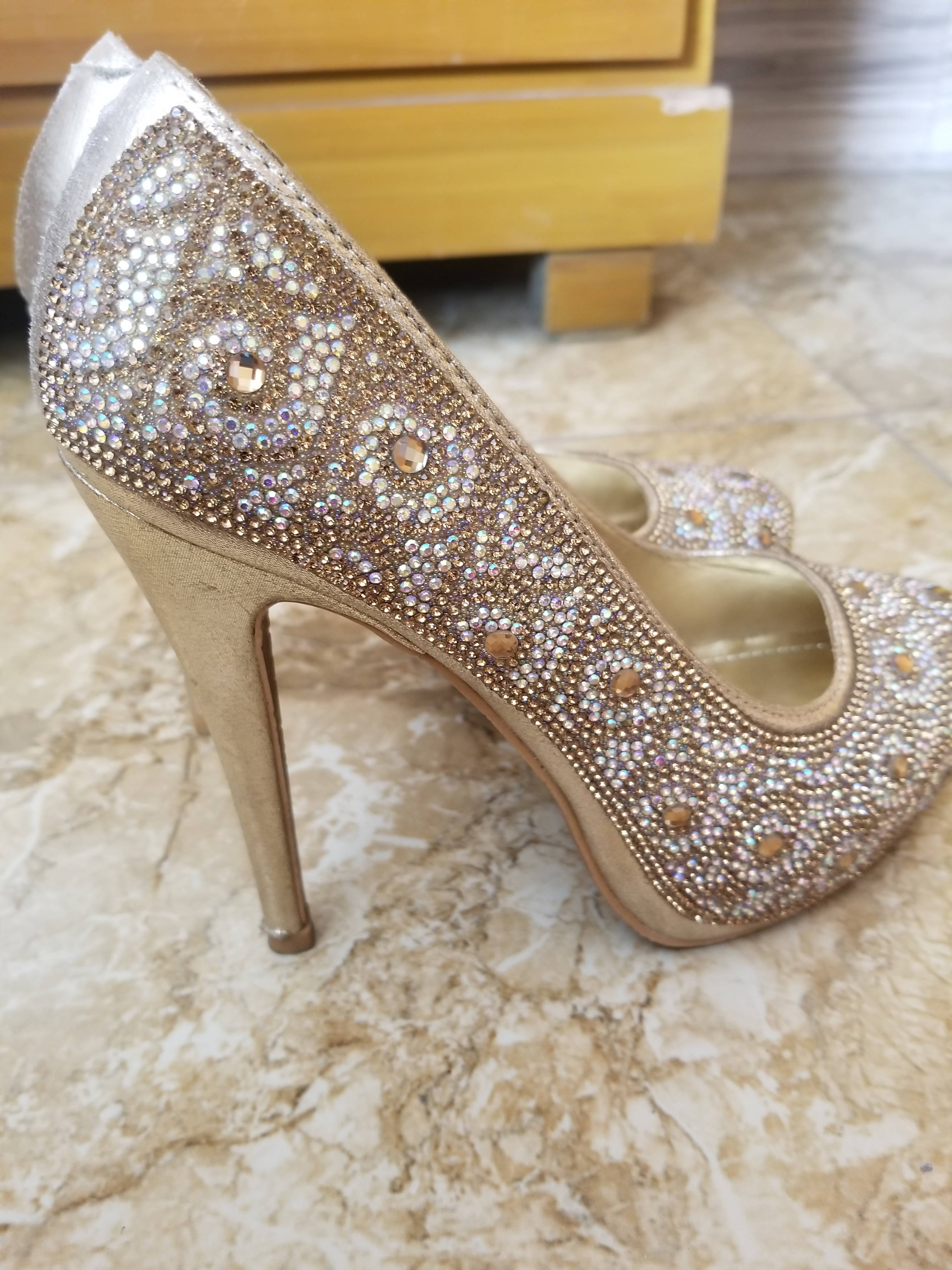 gold heels for sale zara｜TikTok Search