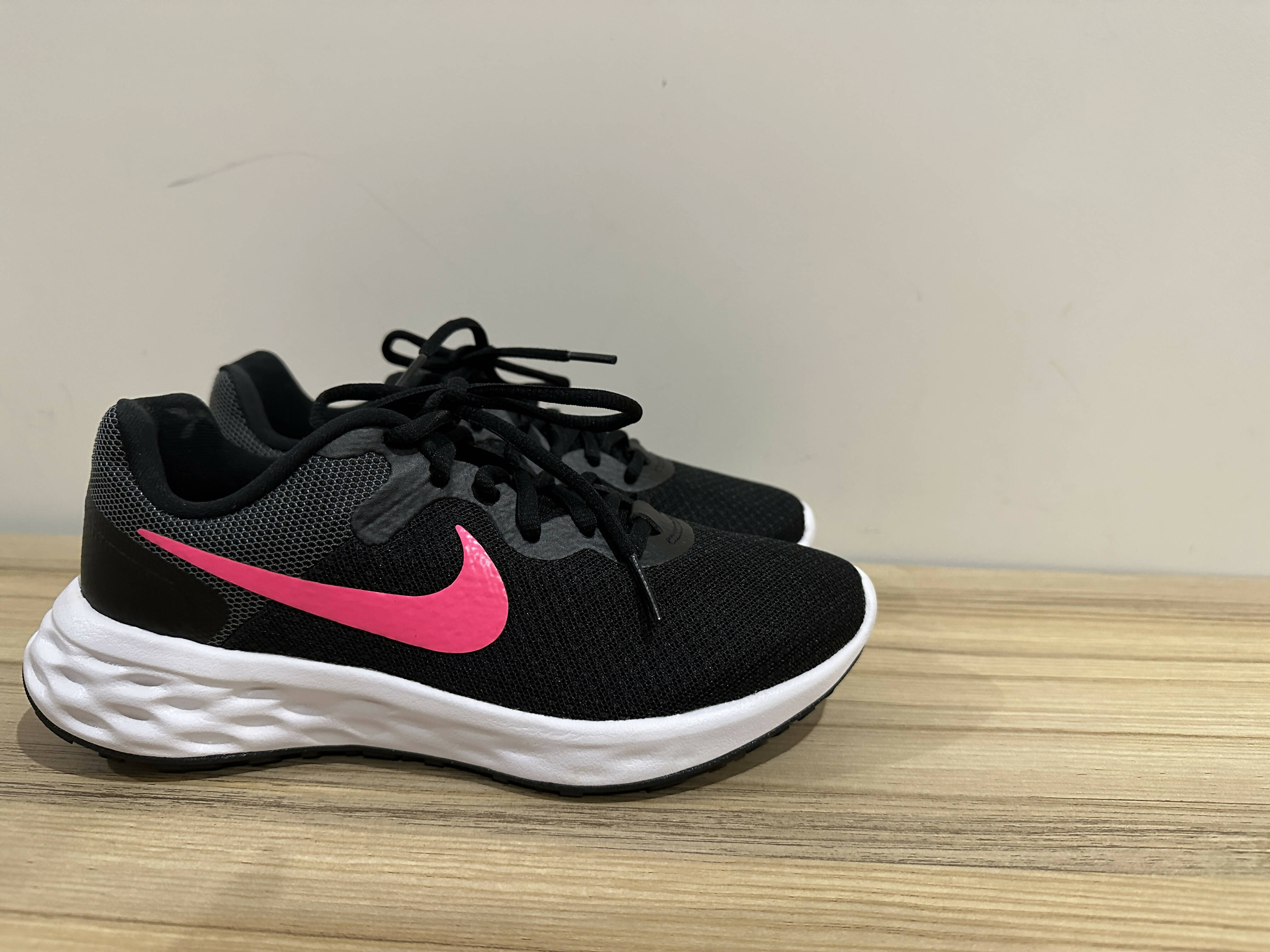 Black nike clearance shoes size 3