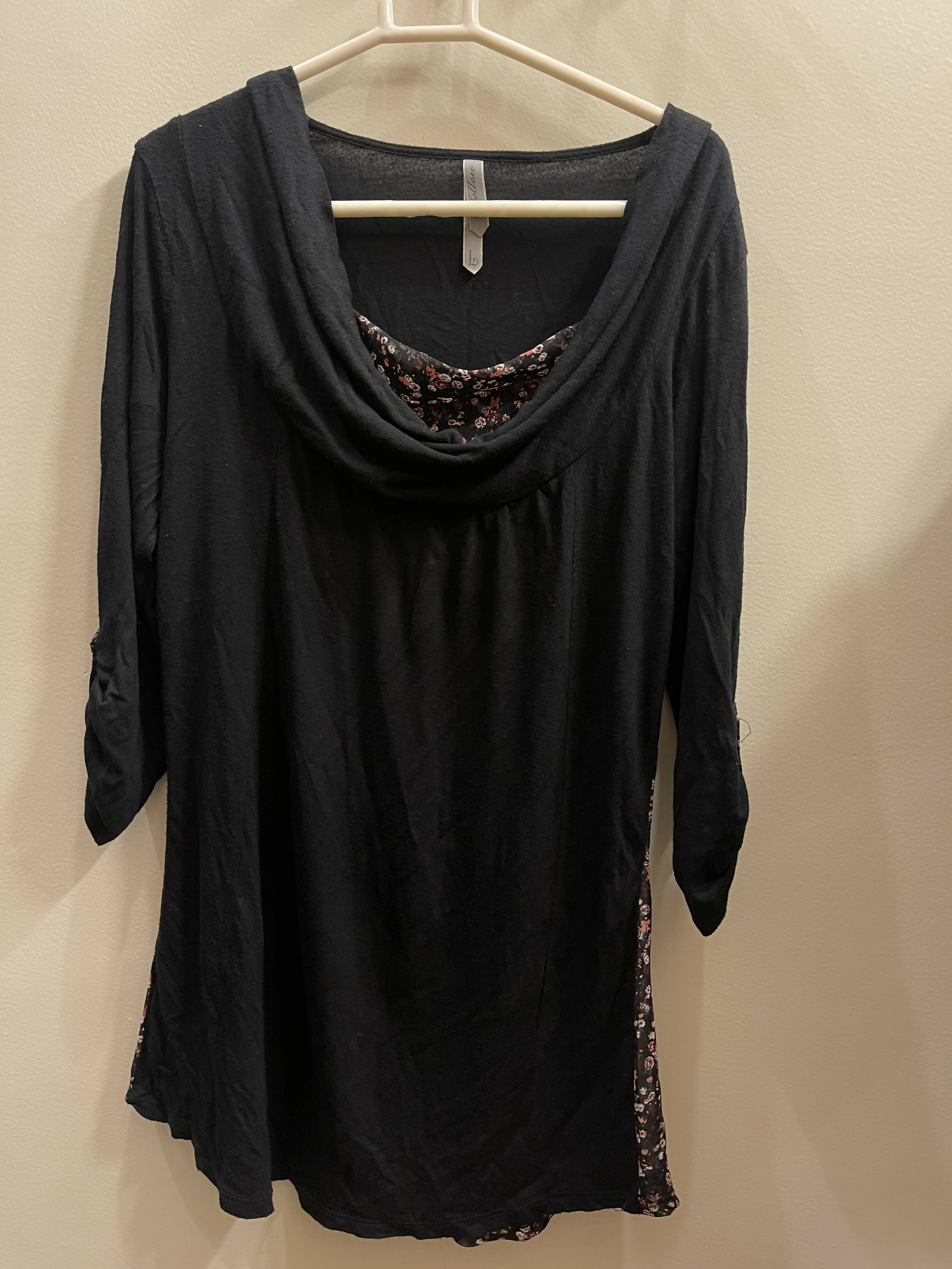 Black Top with floral | Women Tops & Shirts | Preloved