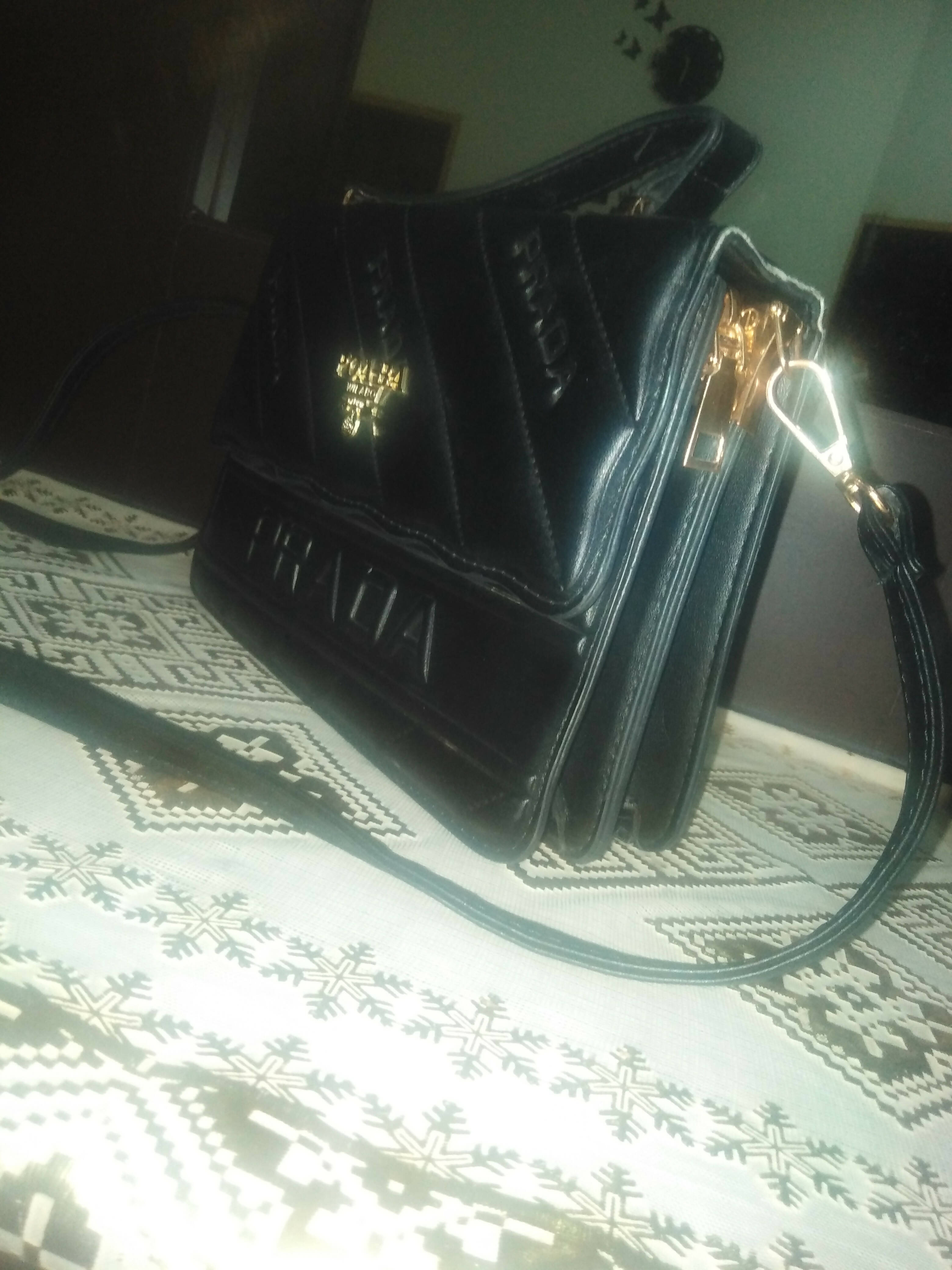 stitched pattern mini black handbag | Women Bags | Worn Once