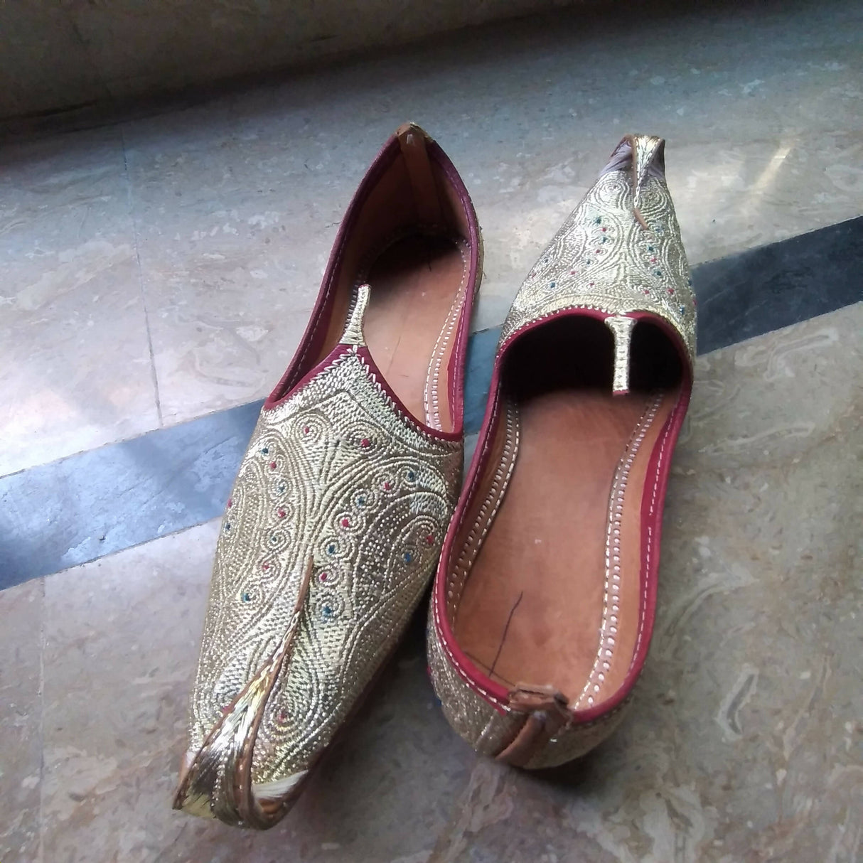 Unisex Golden Khussa | Men Accessories & Footwear | Size: 38 | New