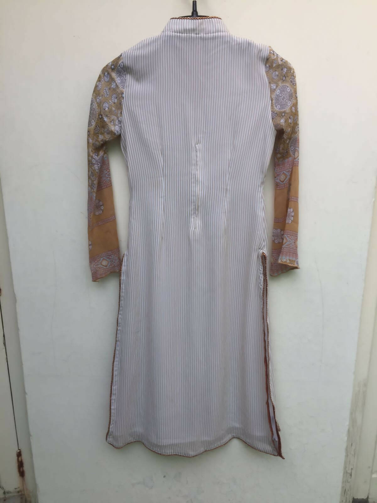 Fancy embroidered suit | Women Locally Made Kurta | Small | Preloved