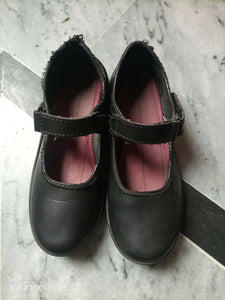 Bata | Black school shoes | Girls Shoes | Size :2 |Preloved