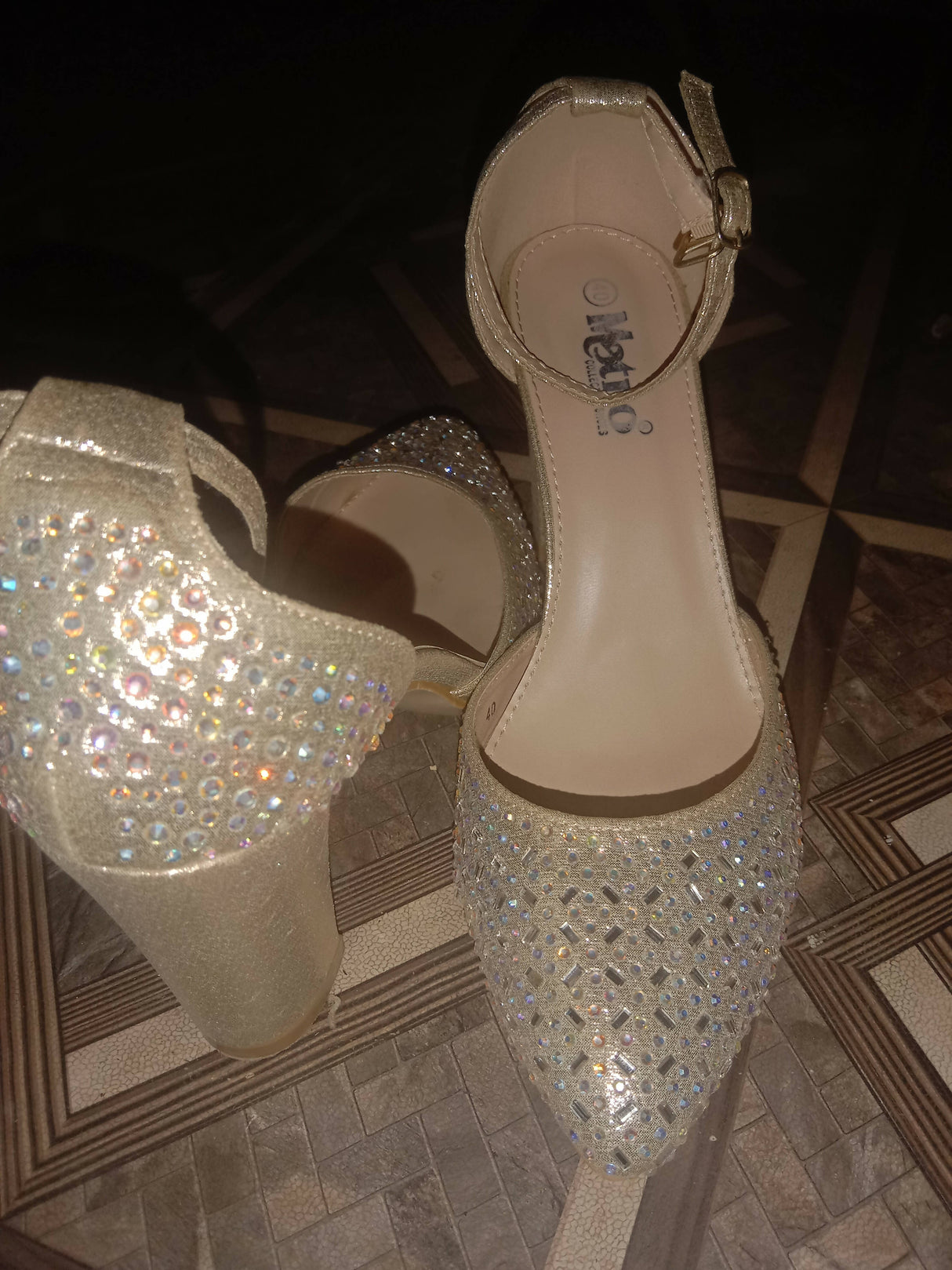 Metro |  Women Shoes |  Heels | Size: 40 | New