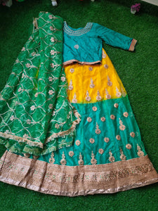 Gorgeous Lehenga Choli | Ghararas, Shararas & Lehangas | Women Locally Made Formals | Medium | Preloved