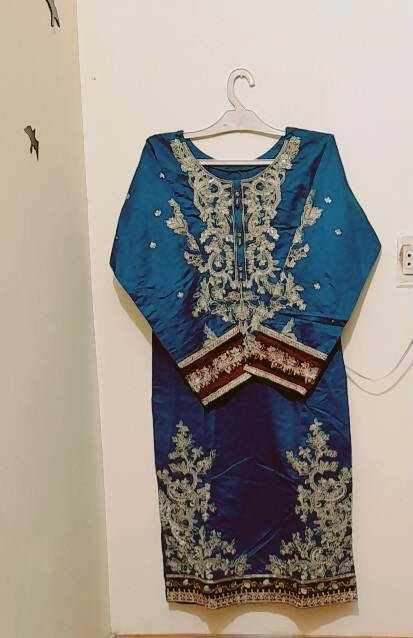 Heavy Embroided 2 PC Suit | Women Locally Made Formals | Medium | Preloved