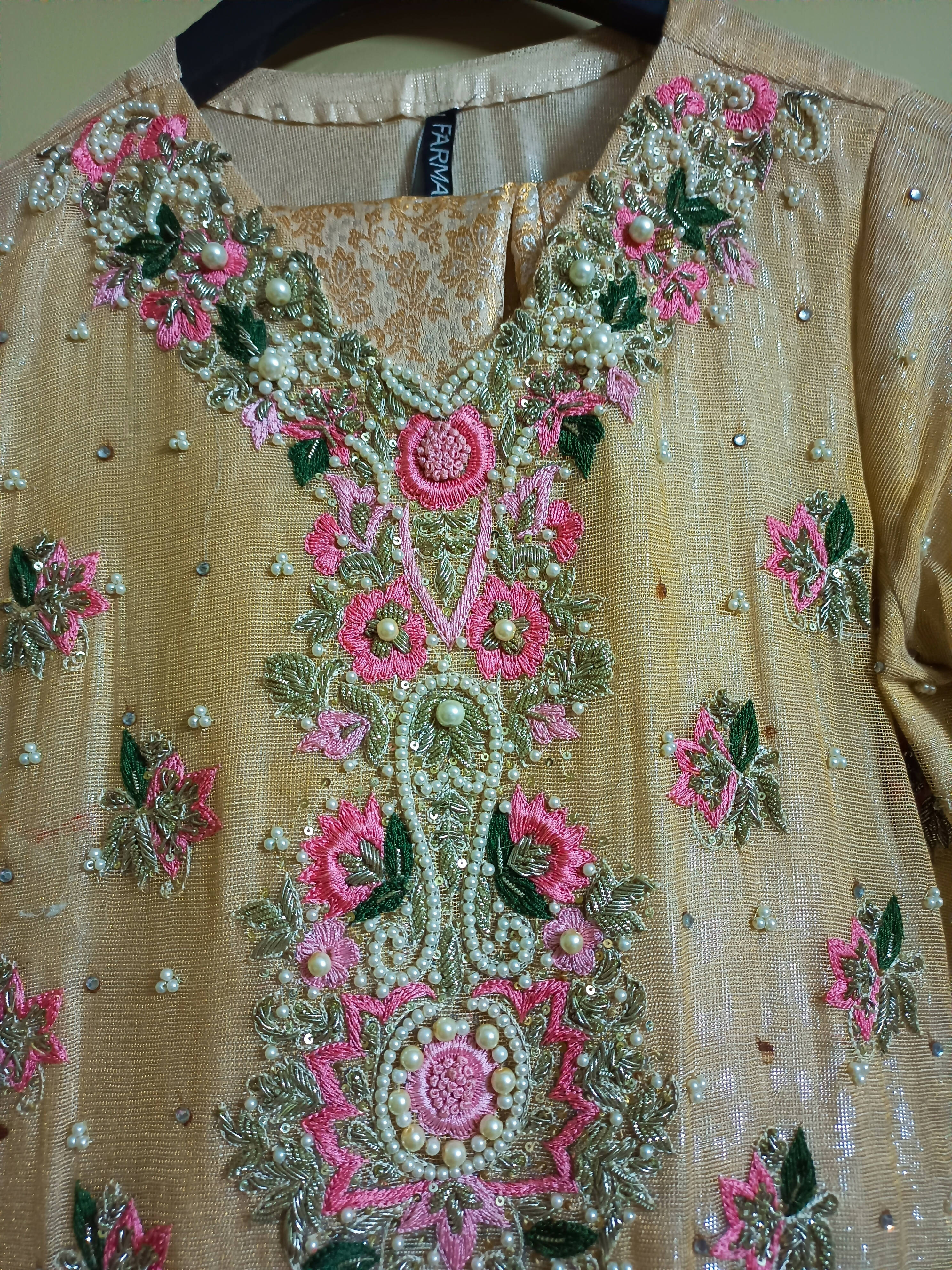 Beige 3 Piece Suit | Women Shalwar Kameez | Preloved