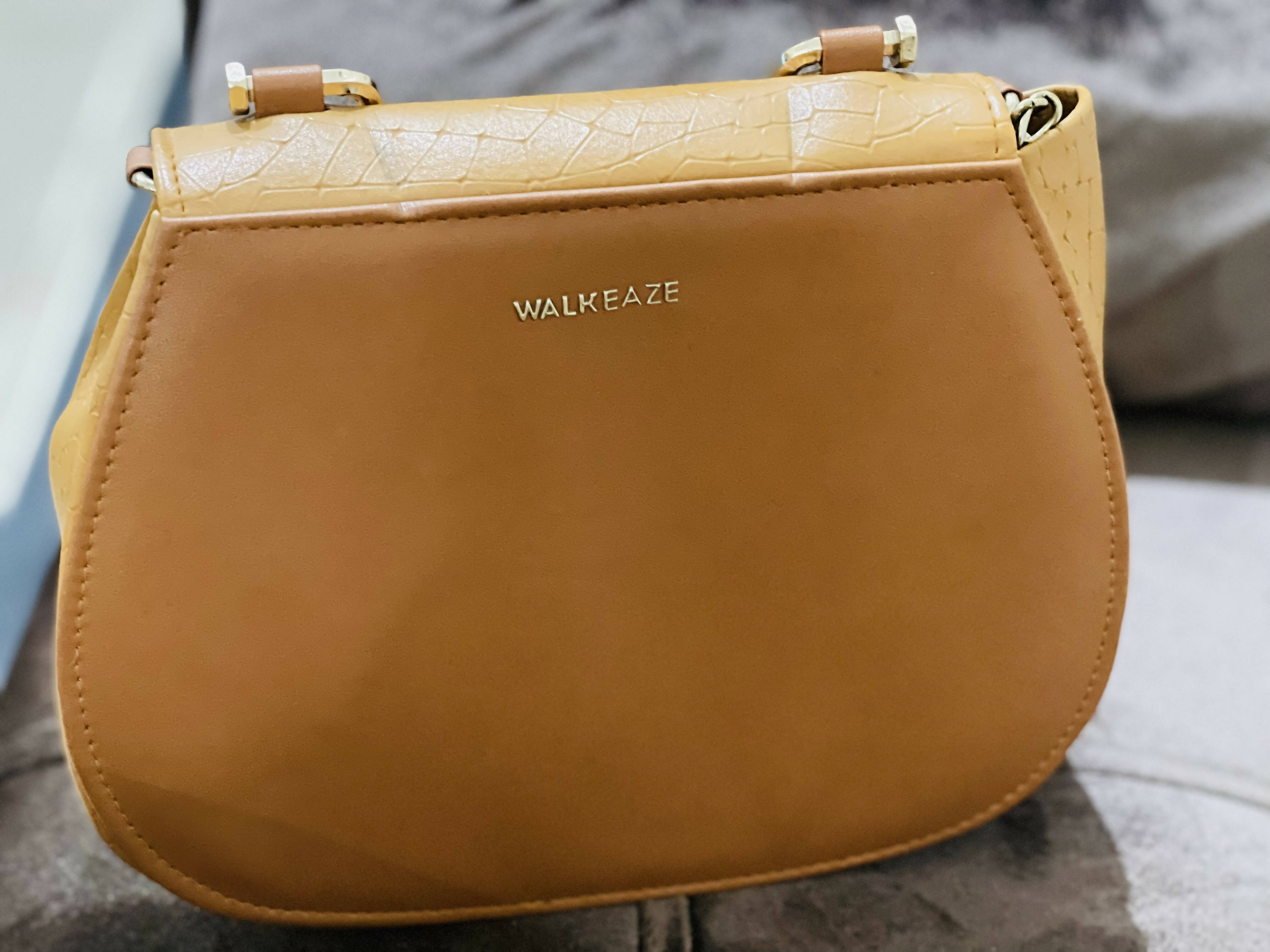 Walkeaze | Women Bags | Preloved