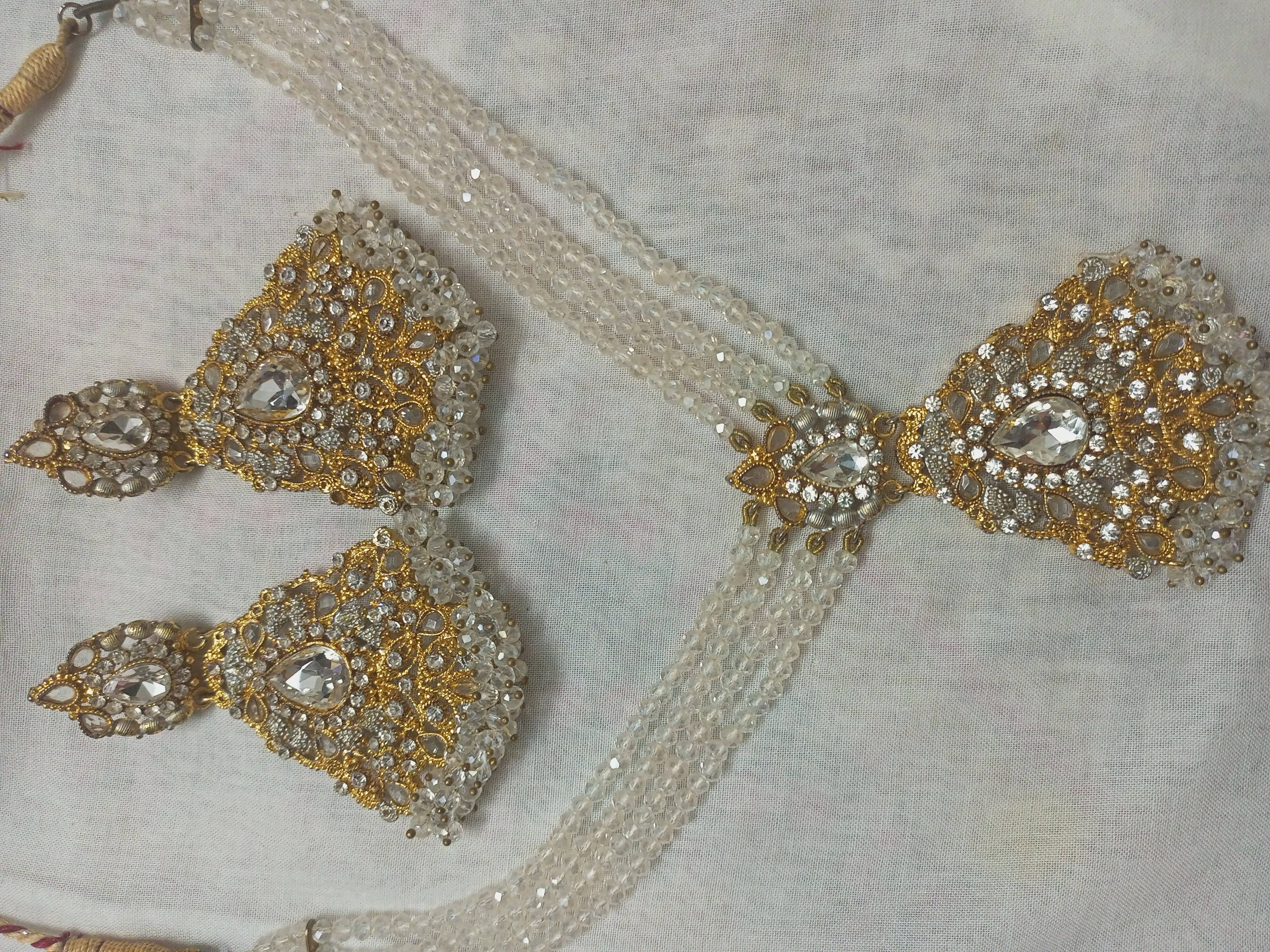 White pearl Necklace Set | Women Jewelry | Preloved