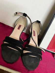 Metro | Black Velvet Heels | Women Shoes | Size: 39 | Worn Once