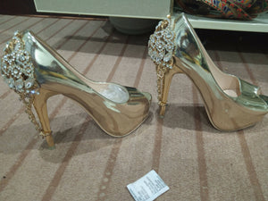 Gold Pencil Heels | Women Shoes Heels | Sie: 6/7 | Worn Once