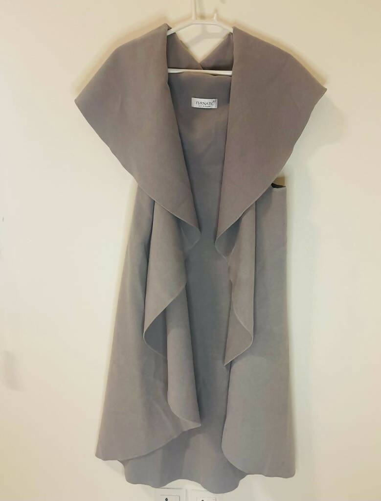 Furnatic | Grey Shrug | Women Tops & Shirts | Preloved