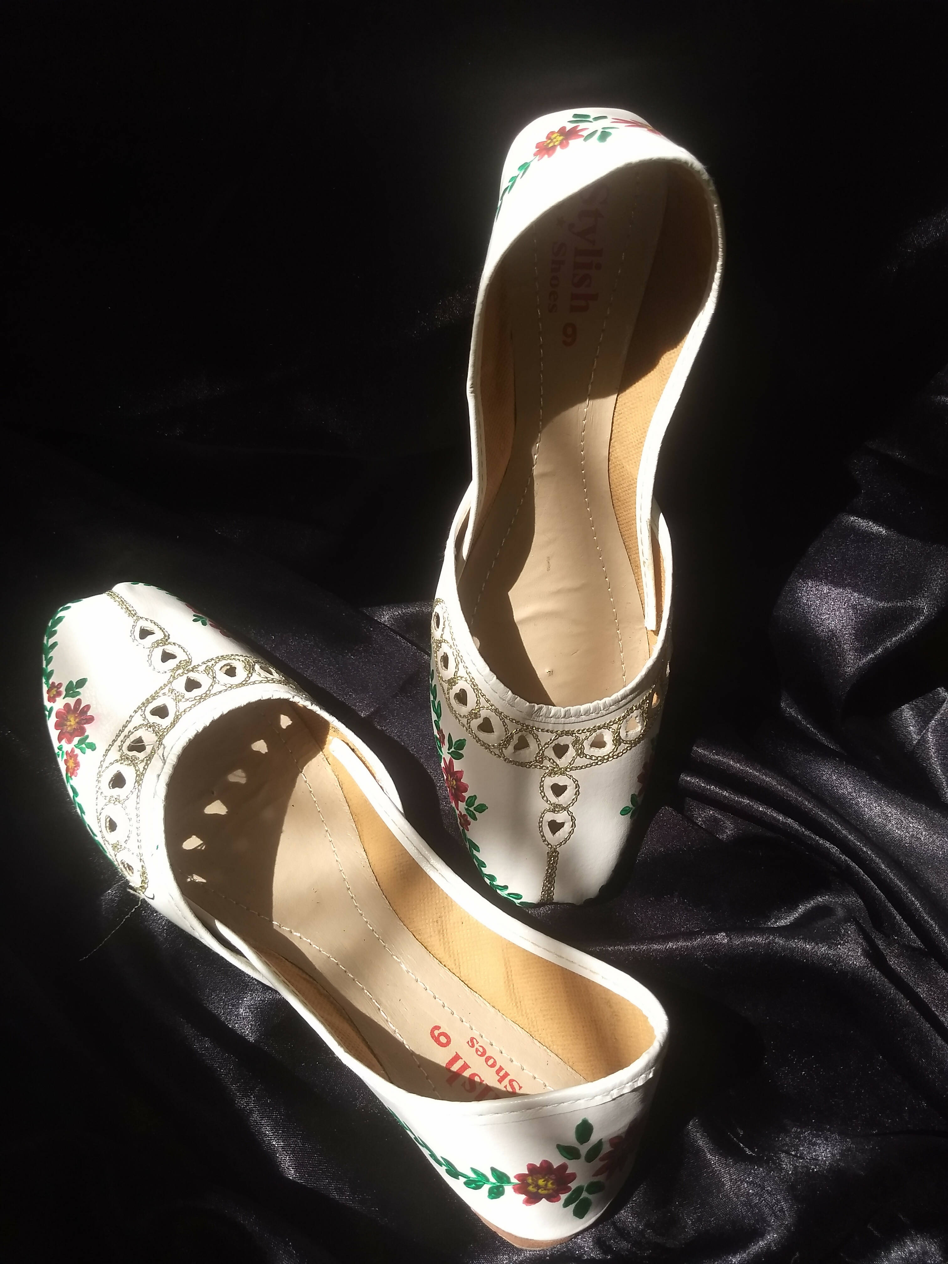 KJ Craft Boutique | Painted Khussa | Women Shoes |Size:9 | Brand New with Tags