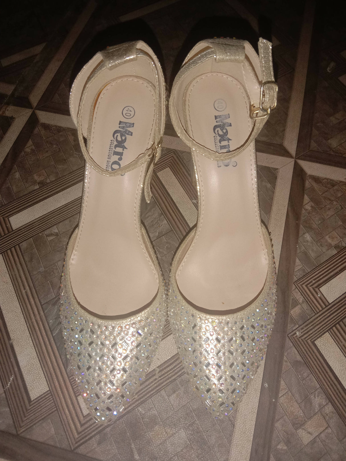Metro |  Women Shoes |  Heels | Size: 40 | New