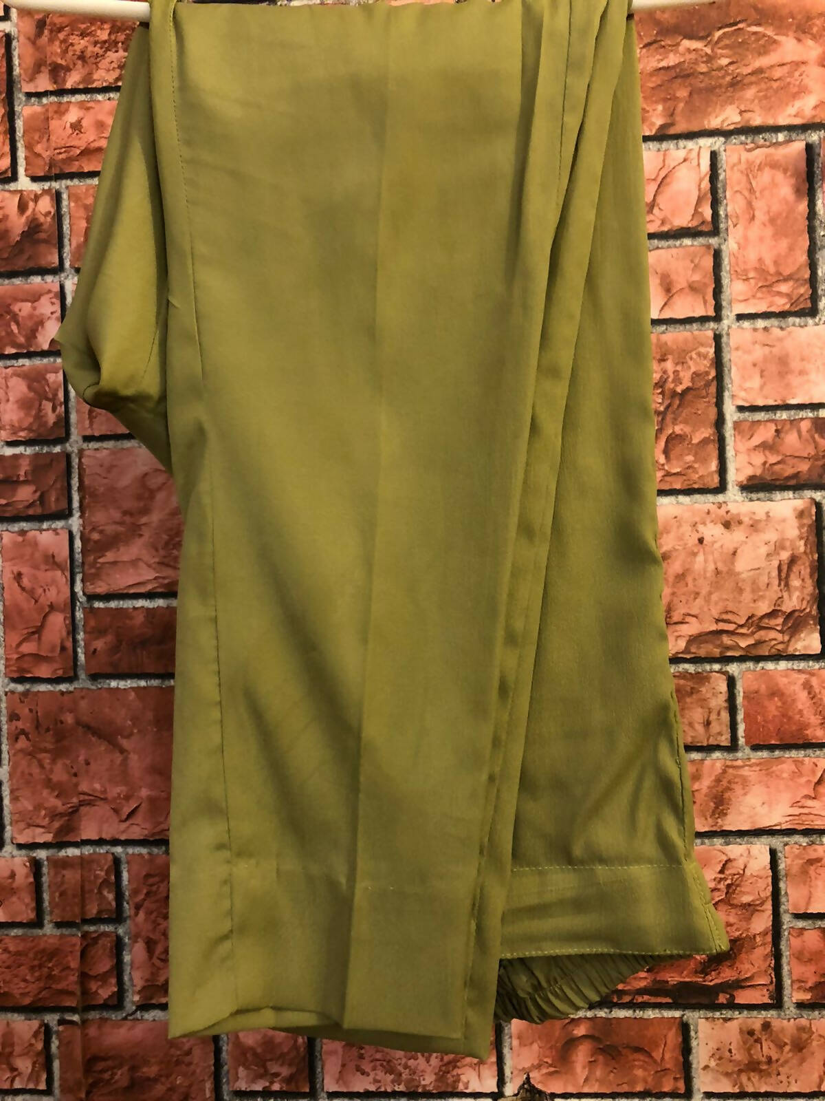 3 پیس سلے ہوئے سوٹ (سائز: M ) | خواتین رسمی | ایک بار پہنا۔