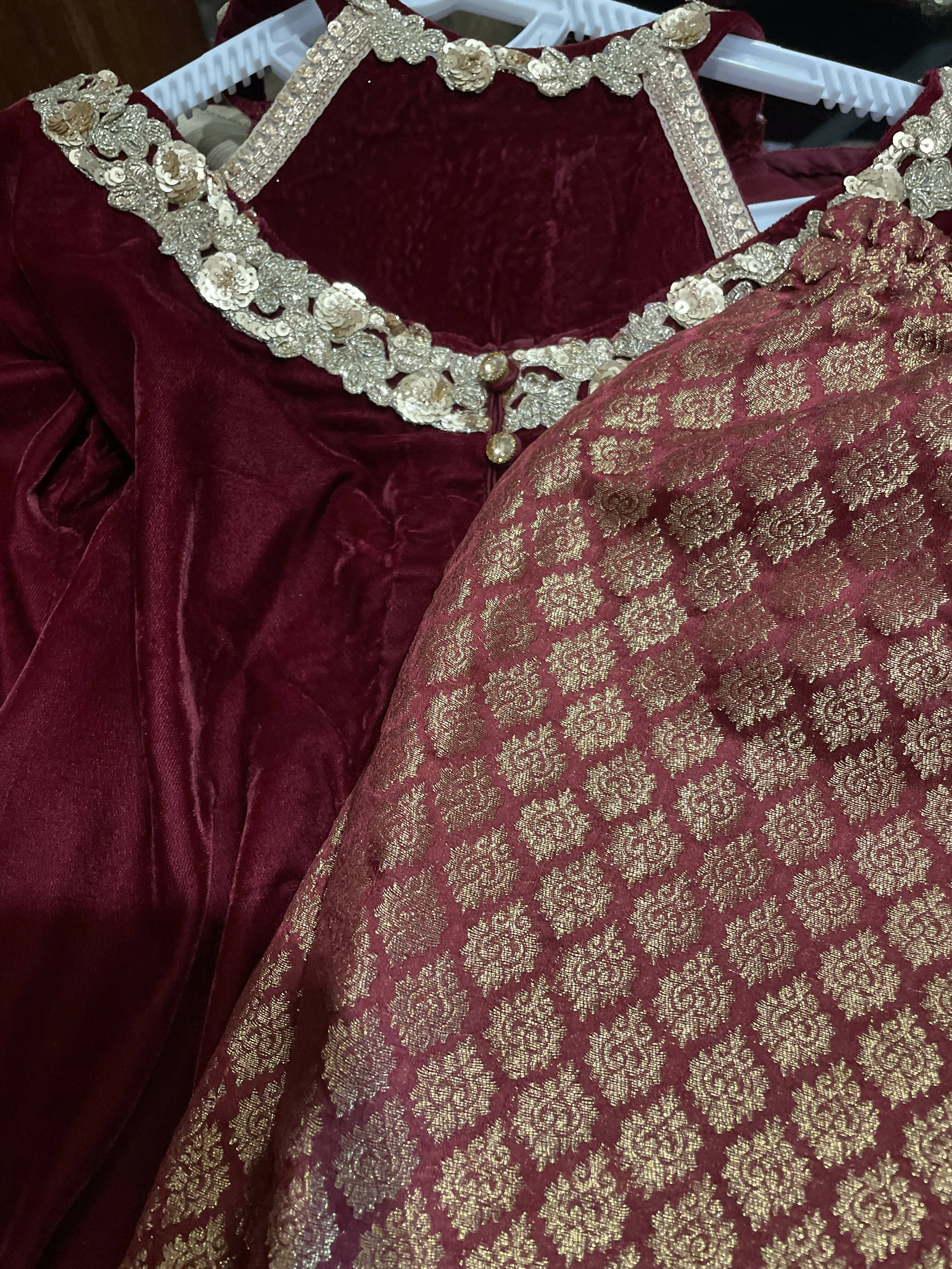 Beautiful Maroon and Jamawar suit | Women Formals |Medium Size | Worn Once