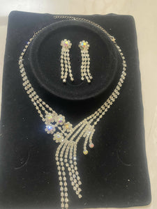Silver necklace with earings