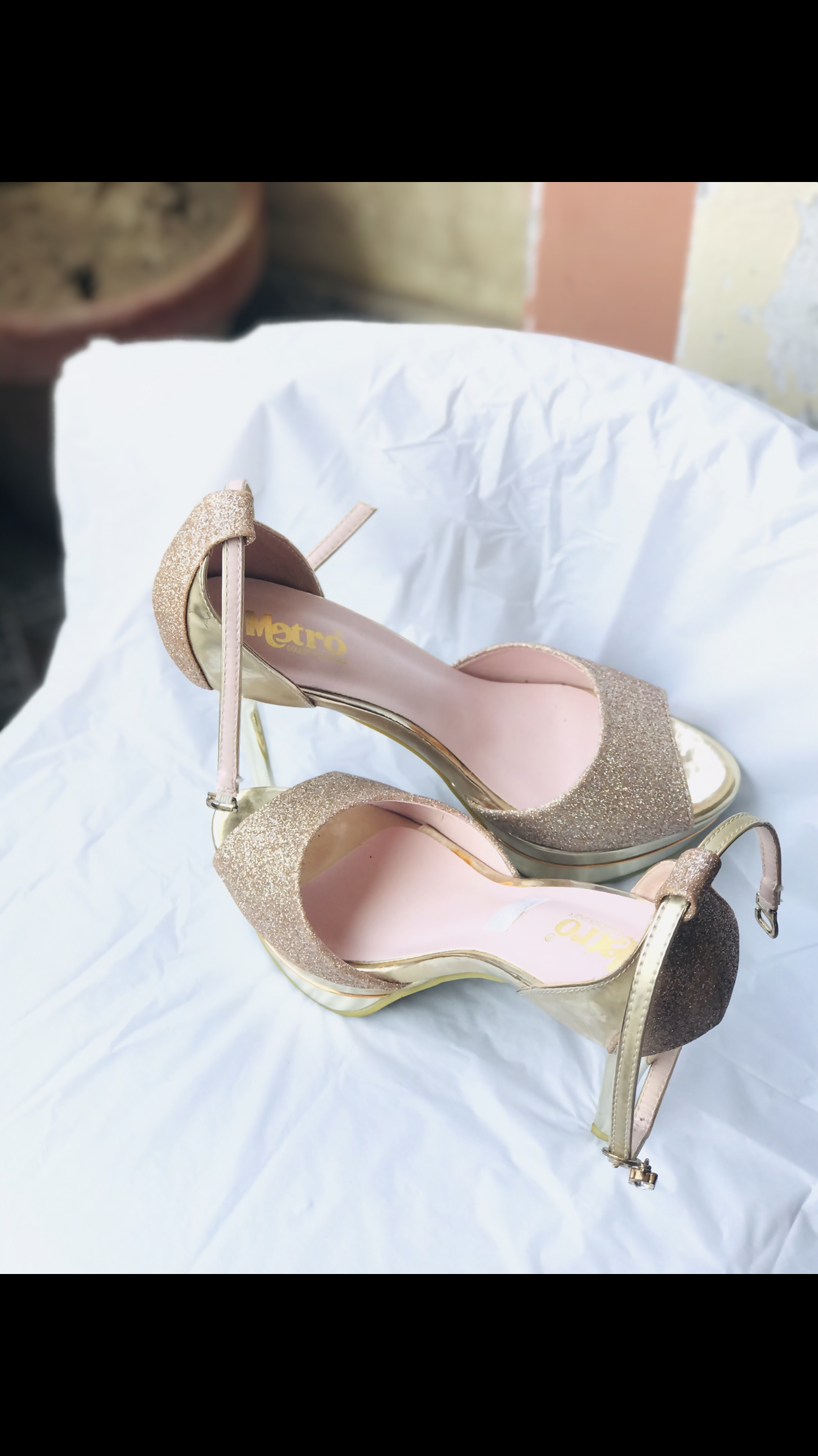 High Gold heels | Women Shoes | Size 40 | Worn Once