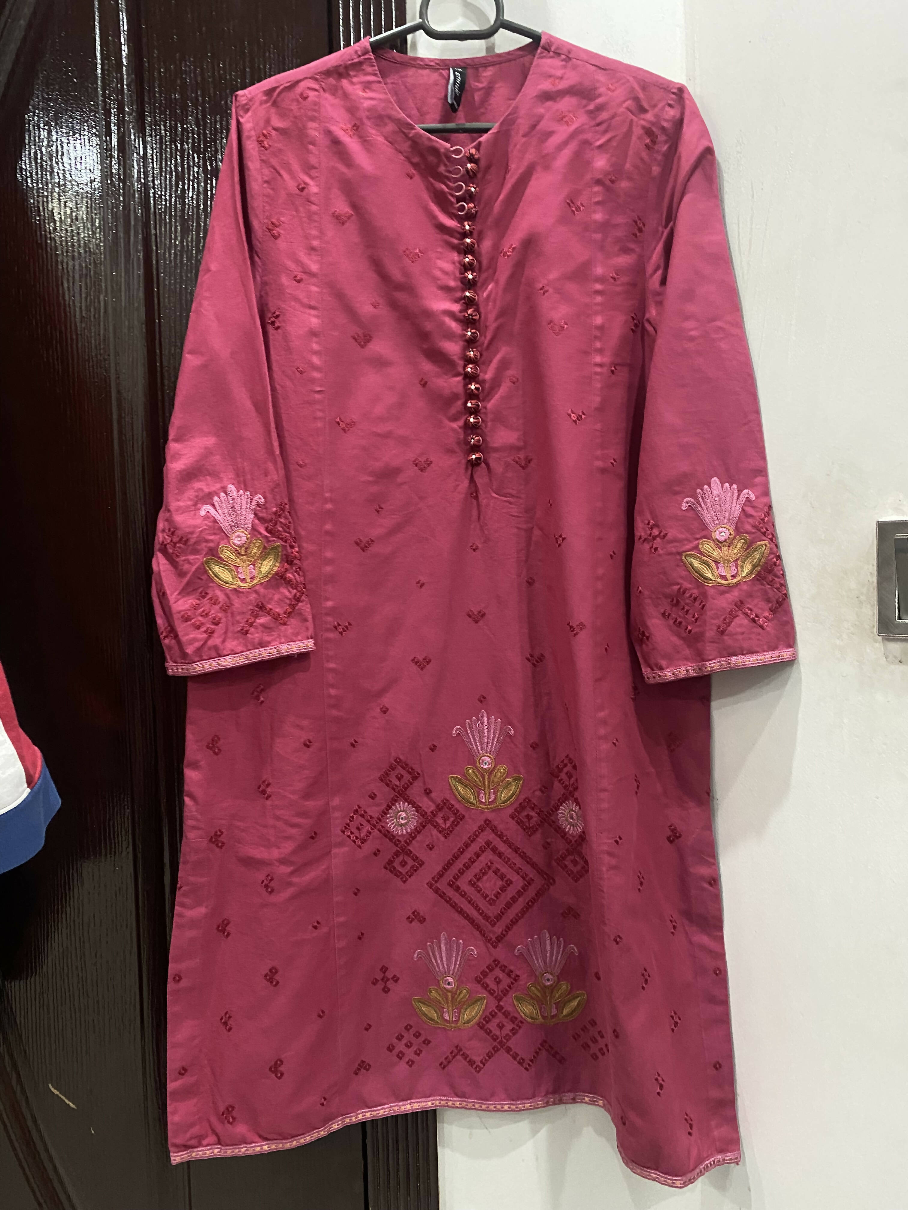 Ethnic | Lawn Embroidered Kurta | Women Branded Kurta | Small | Preloved