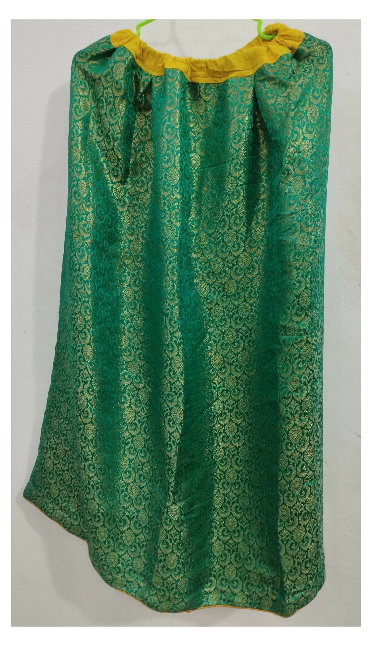Beautiful Banarsi Lehnga | Girls Shalwar Kameez | Small | Worn Once