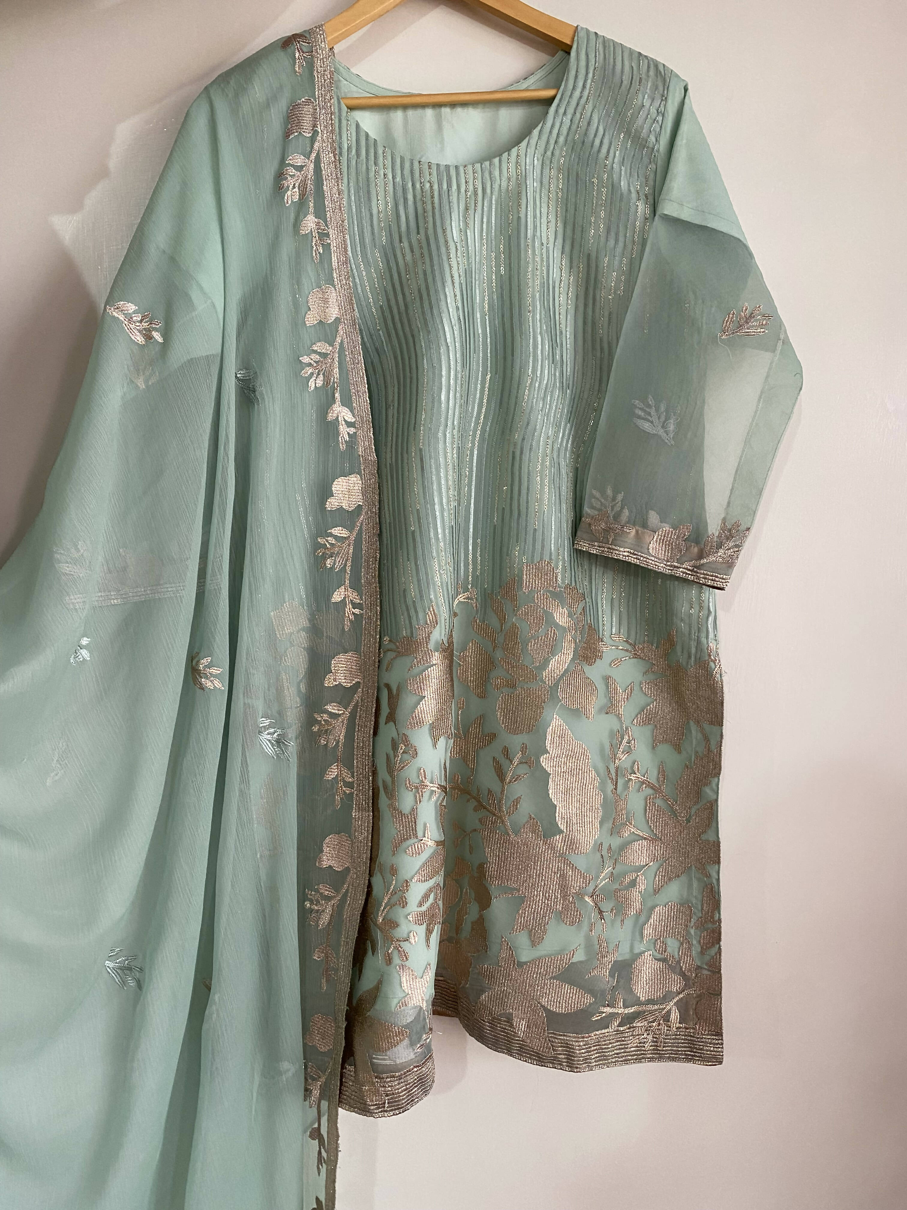 Beautiful Organza Suit | Women Locally Made Formals | Large | Worn Once